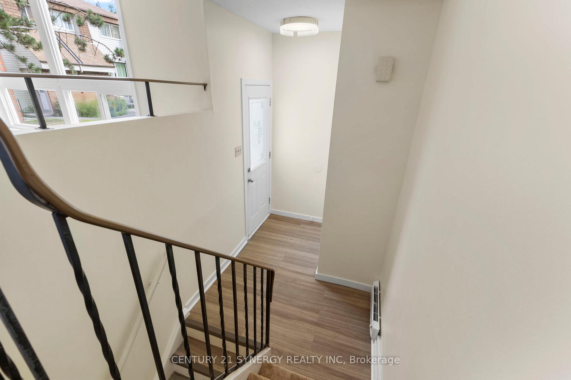 Photo 5 of 26B Sonnet Crescent, Ottawa, Westcliffe Estates — HOMEH