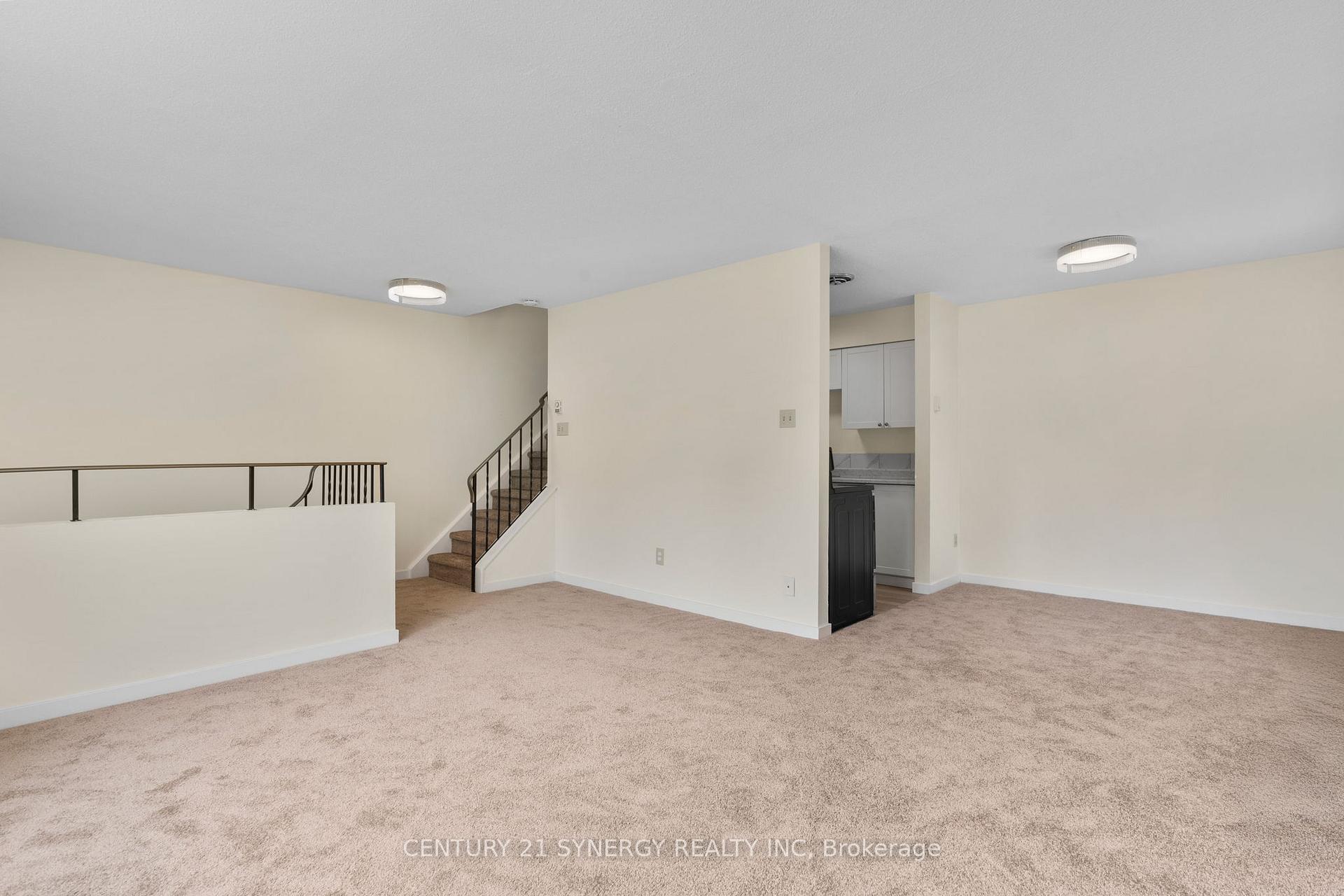 Photo 8 of 26B Sonnet Crescent, Ottawa, Westcliffe Estates — HOMEH