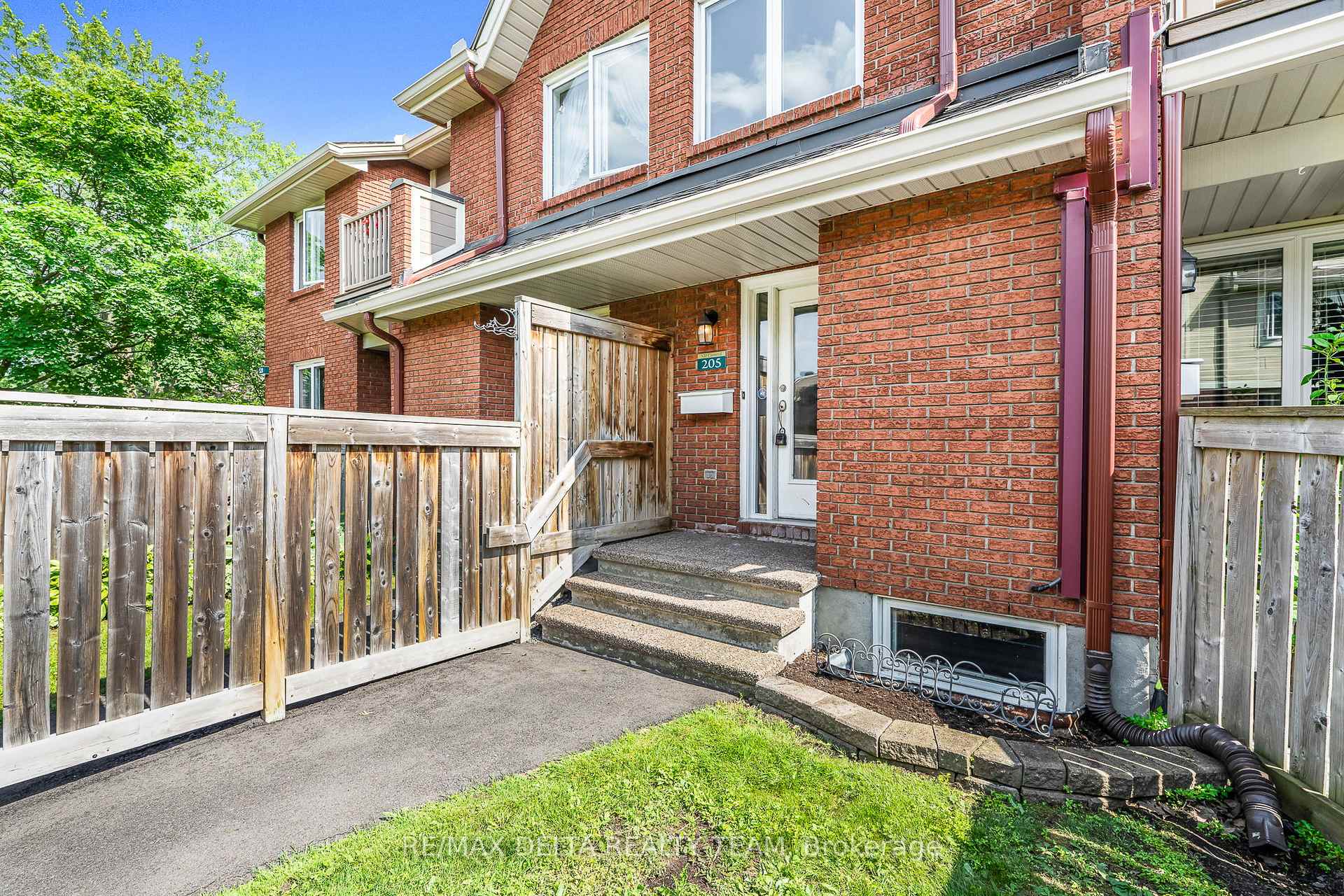 Photo 2 of Unit 205, 520 Canteval Terrace, Ottawa, Fallingbrook/Pineridge — HOMEH