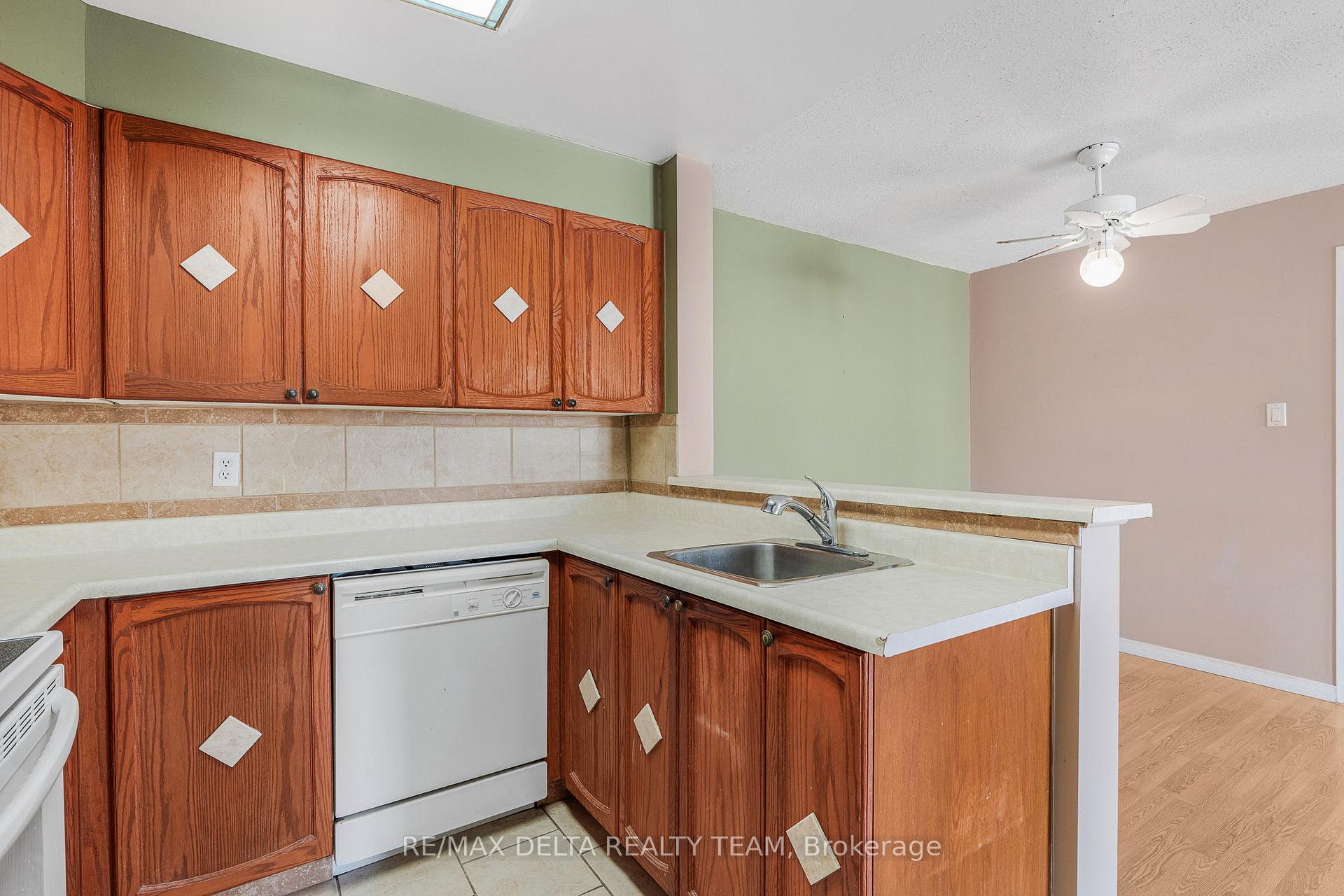 Photo 14 of Unit 205, 520 Canteval Terrace, Ottawa, Fallingbrook/Pineridge — HOMEH