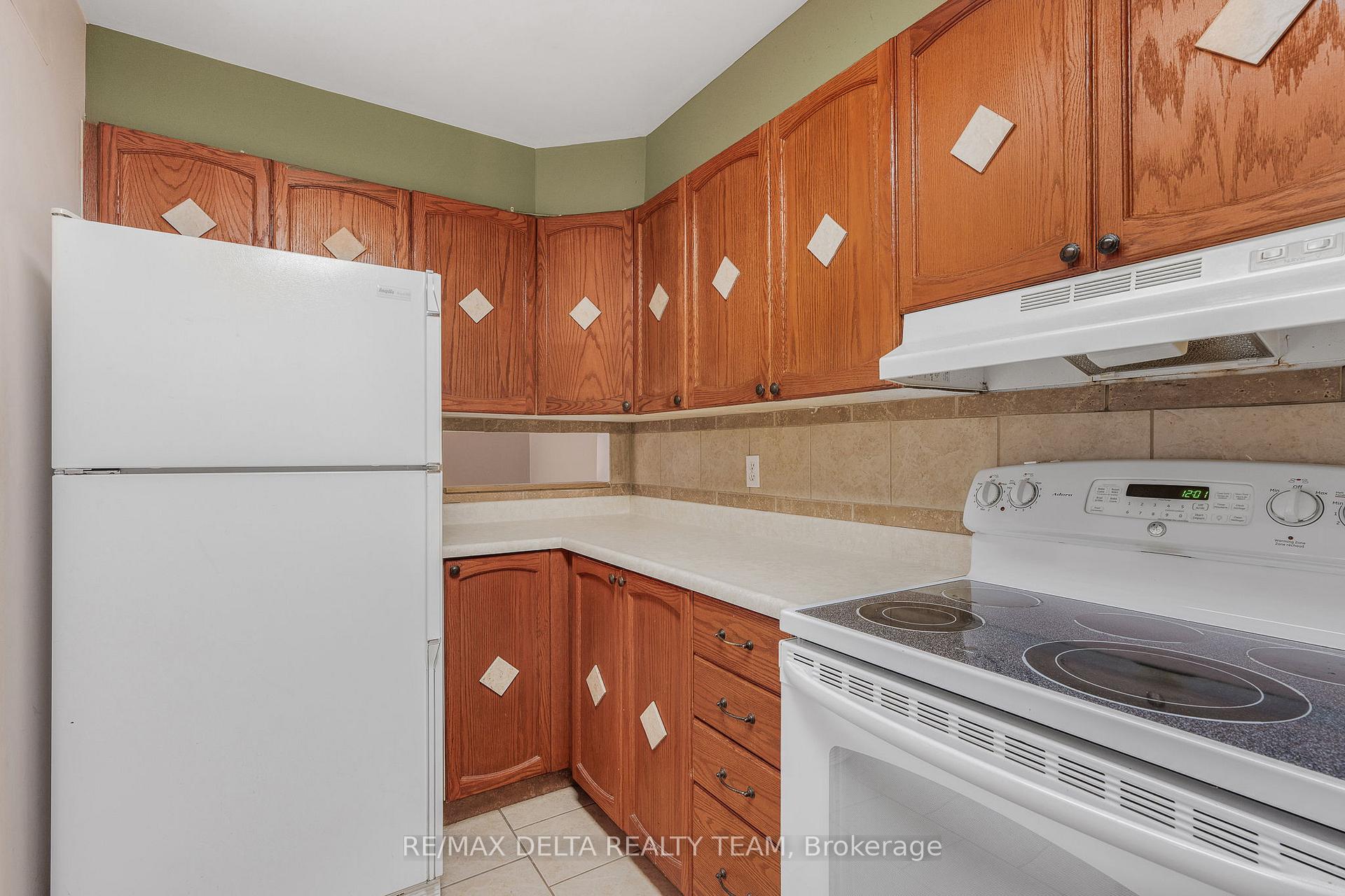 Photo 16 of Unit 205, 520 Canteval Terrace, Ottawa, Fallingbrook/Pineridge — HOMEH