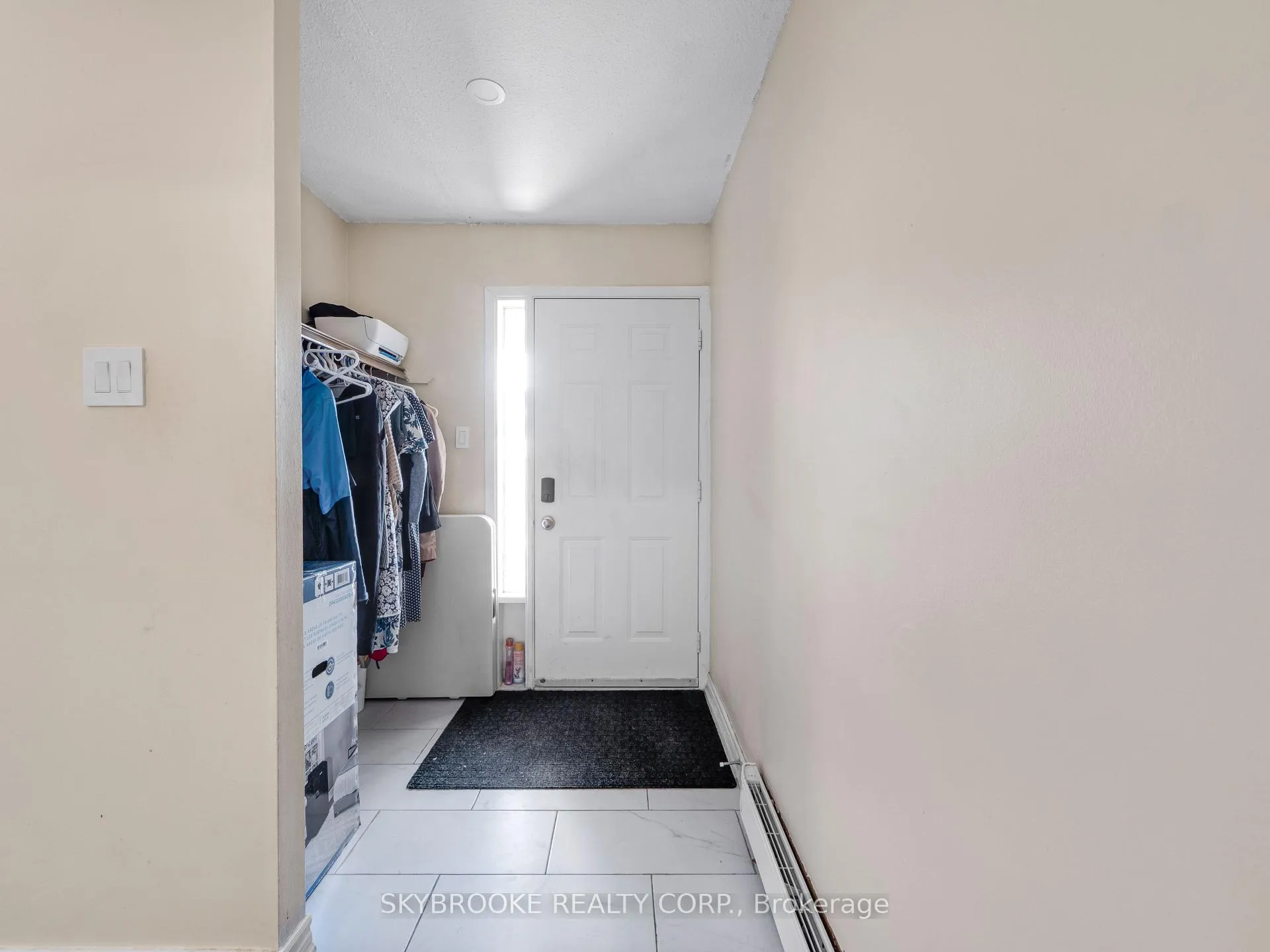 Photo 11 of Unit 118, 244 Milestone Crescent, Aurora, Aurora Village — HOMEH