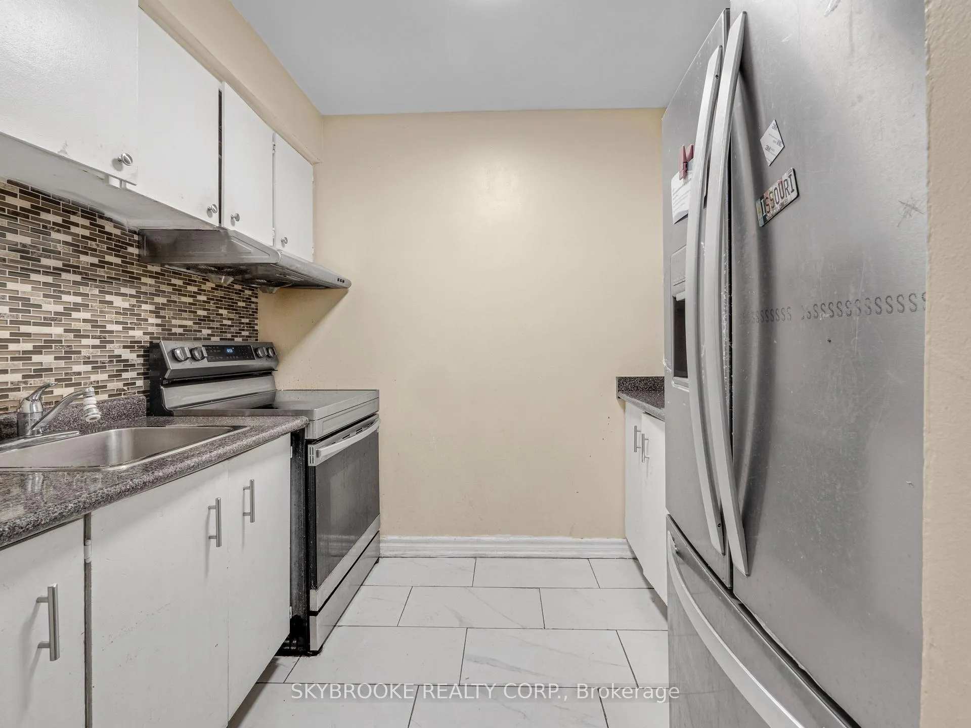 Photo 16 of Unit 118, 244 Milestone Crescent, Aurora, Aurora Village — HOMEH