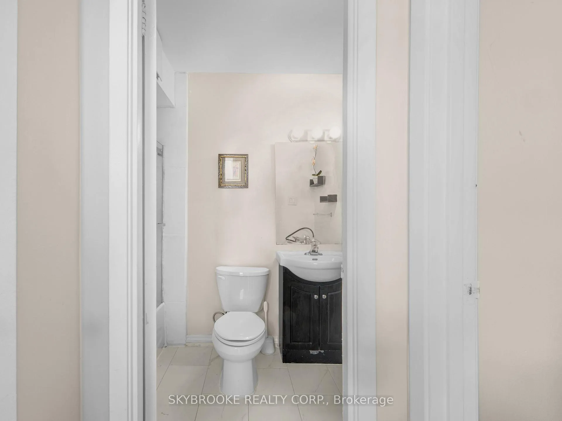 Photo 20 of Unit 118, 244 Milestone Crescent, Aurora, Aurora Village — HOMEH