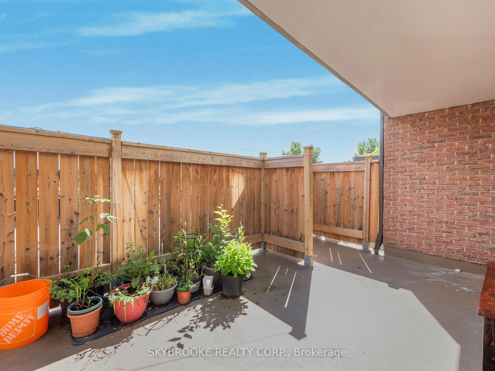Photo 25 of Unit 118, 244 Milestone Crescent, Aurora, Aurora Village — HOMEH