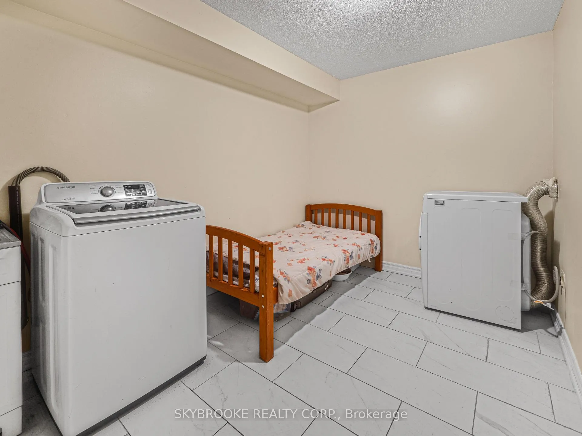 Photo 35 of Unit 118, 244 Milestone Crescent, Aurora, Aurora Village — HOMEH