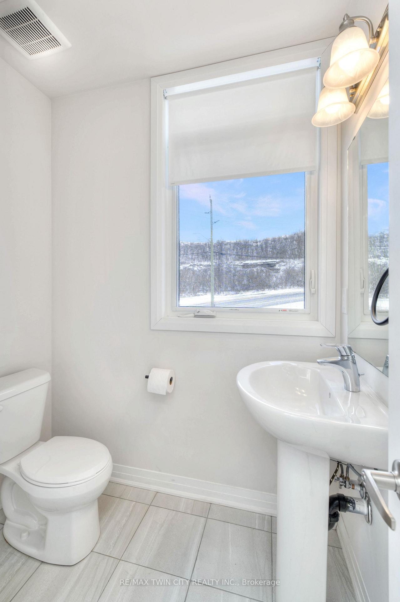 Photo 41 of Unit 37, 2 Willow Street, Brant, Paris — HOMEH
