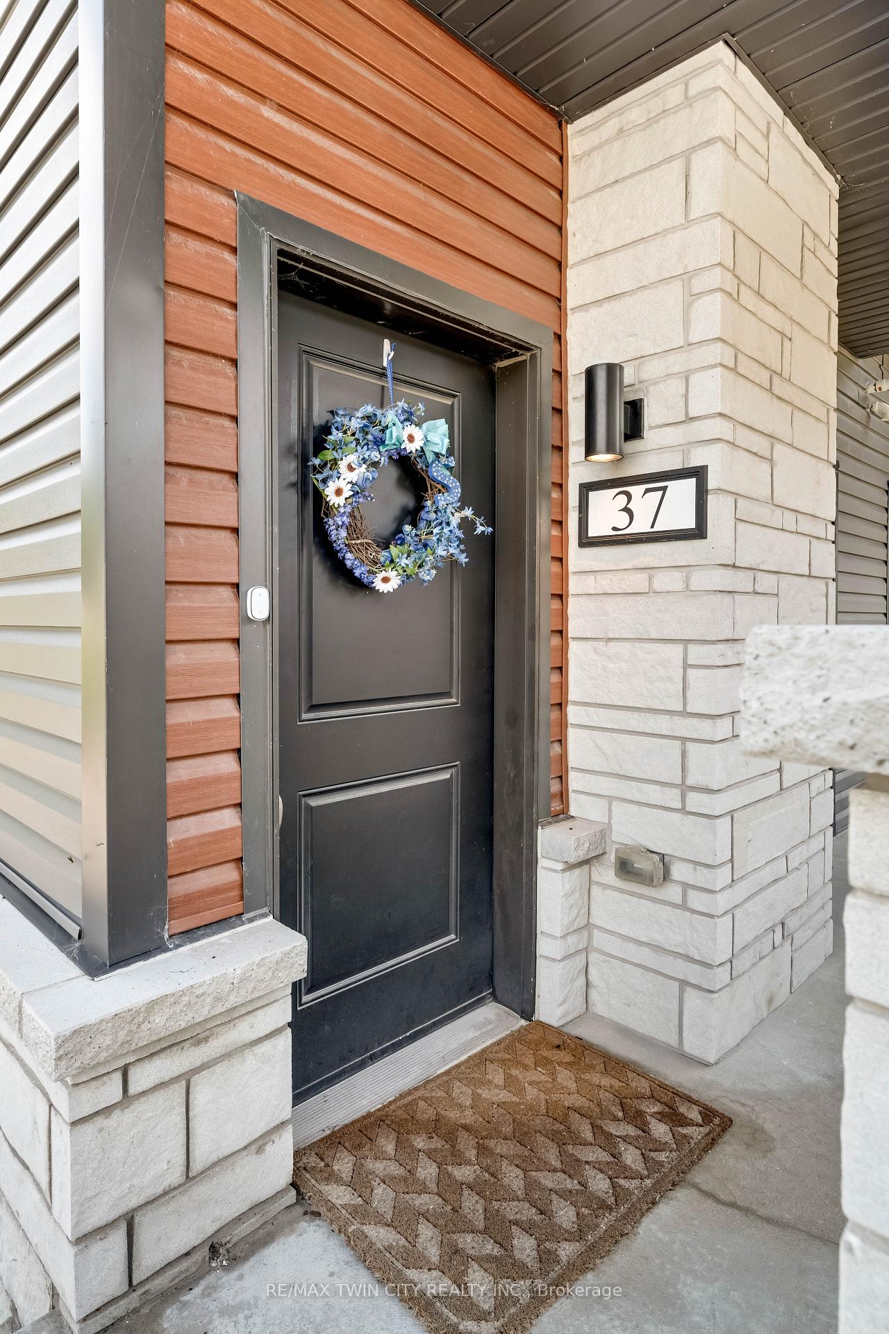 Photo 24 of Unit 37, 2 Willow Street, Brant, Paris — HOMEH