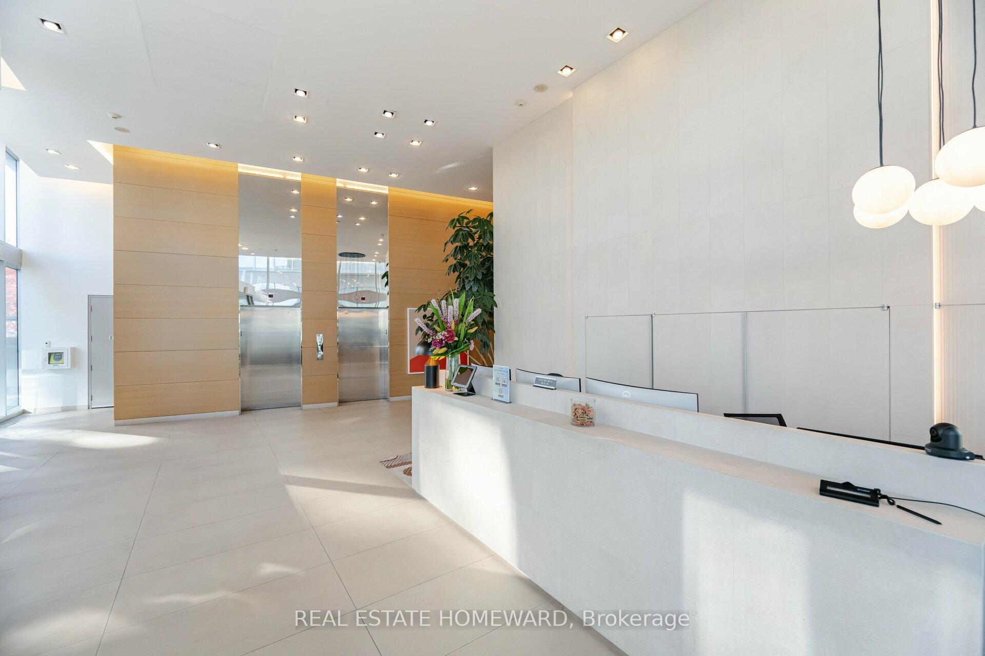 Photo 4 of Unit 902, 29 Queens Quay E, Toronto, Waterfront Communities — HOMEH
