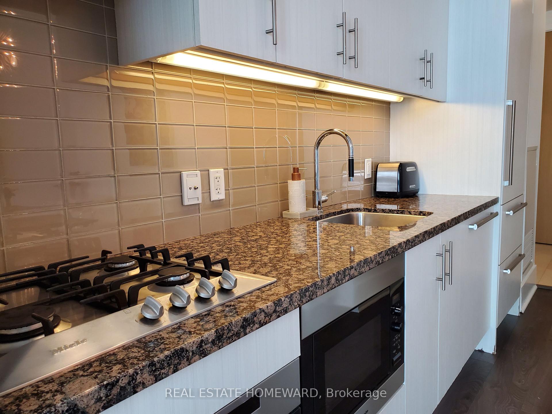 Photo 9 of Unit 902, 29 Queens Quay E, Toronto, Waterfront Communities — HOMEH