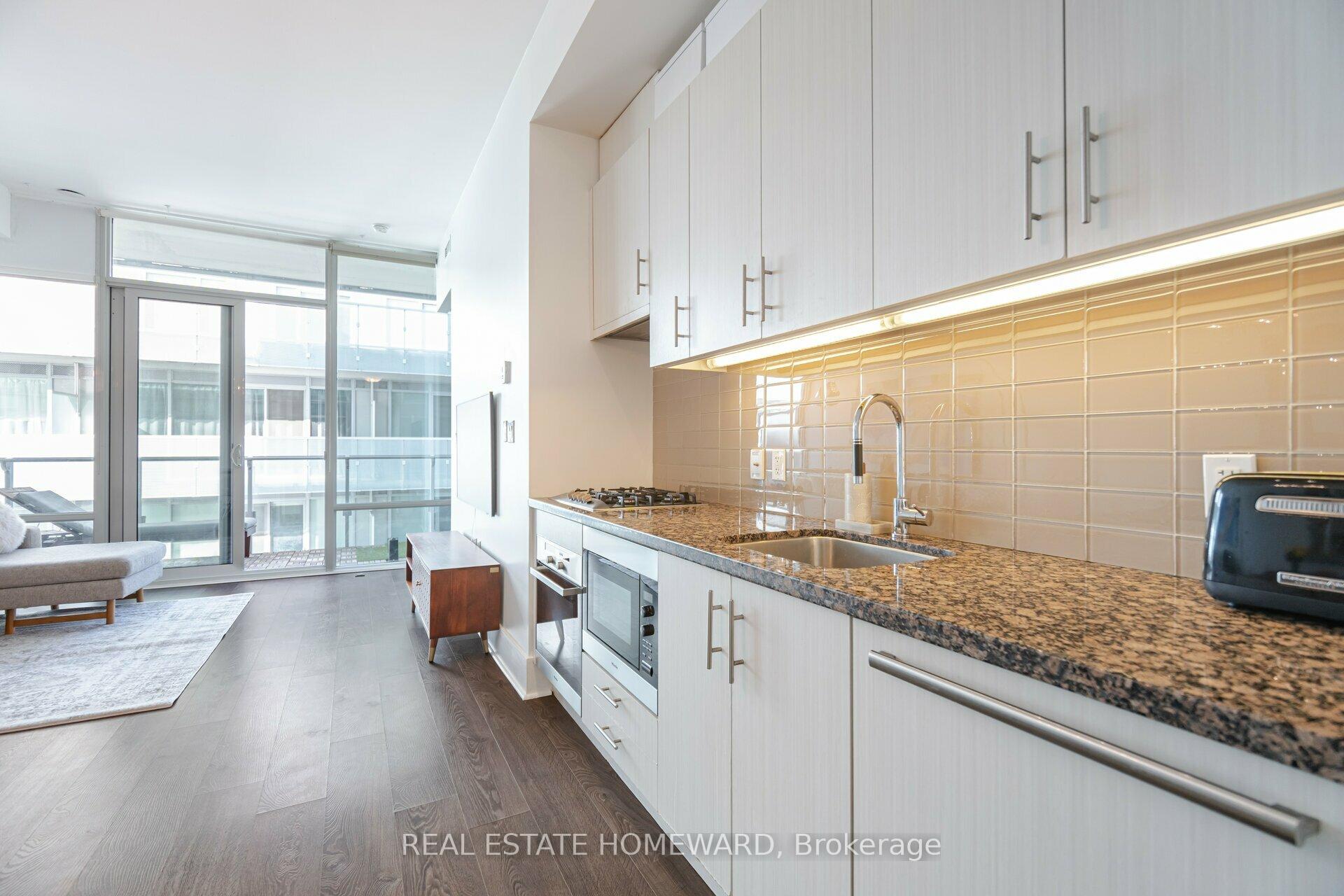 Photo 12 of Unit 902, 29 Queens Quay E, Toronto, Waterfront Communities — HOMEH