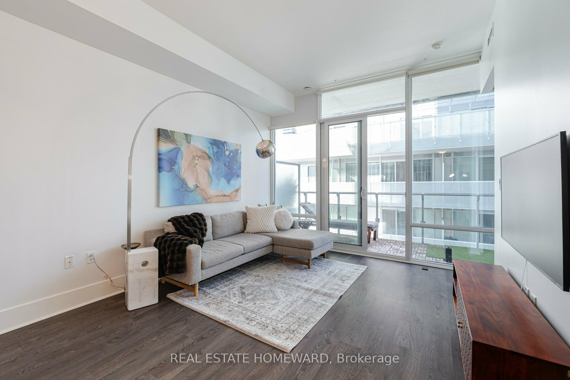 Photo 14 of Unit 902, 29 Queens Quay E, Toronto, Waterfront Communities — HOMEH