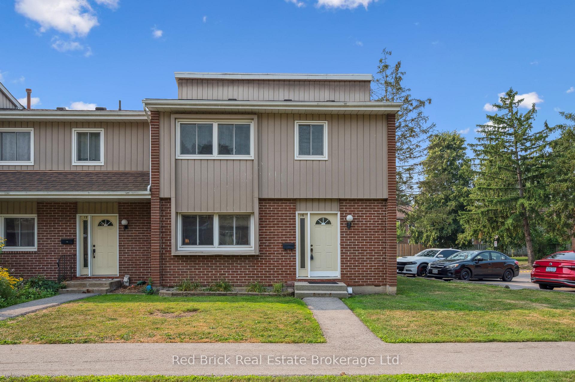 Photo 2 of Unit 16, 121 University Avenue E, Waterloo — HOMEH