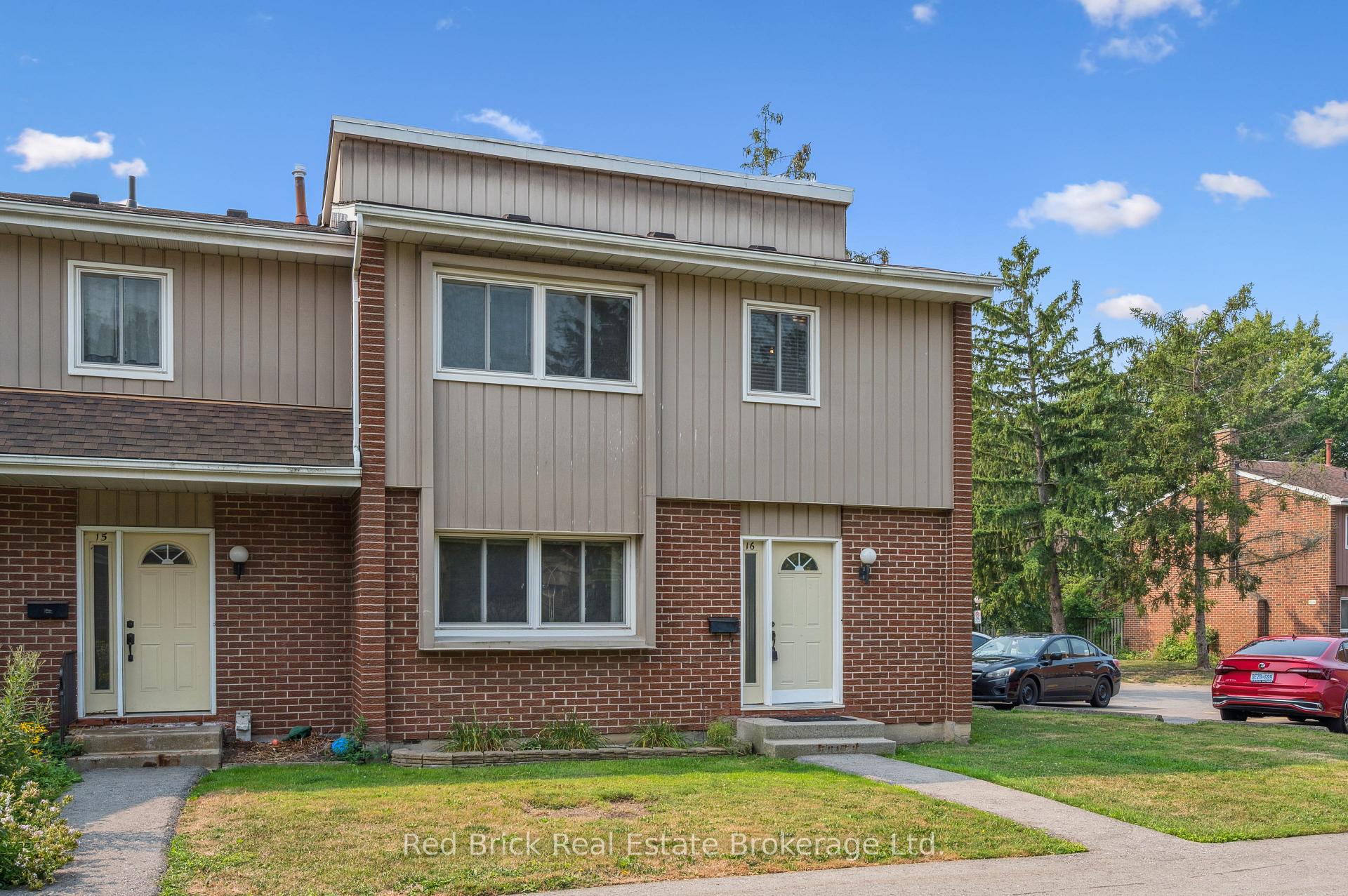 Photo 3 of Unit 16, 121 University Avenue E, Waterloo — HOMEH