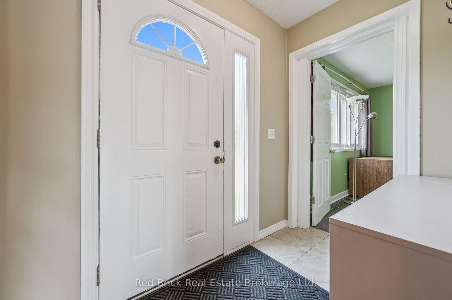 Photo 6 of Unit 16, 121 University Avenue E, Waterloo — HOMEH