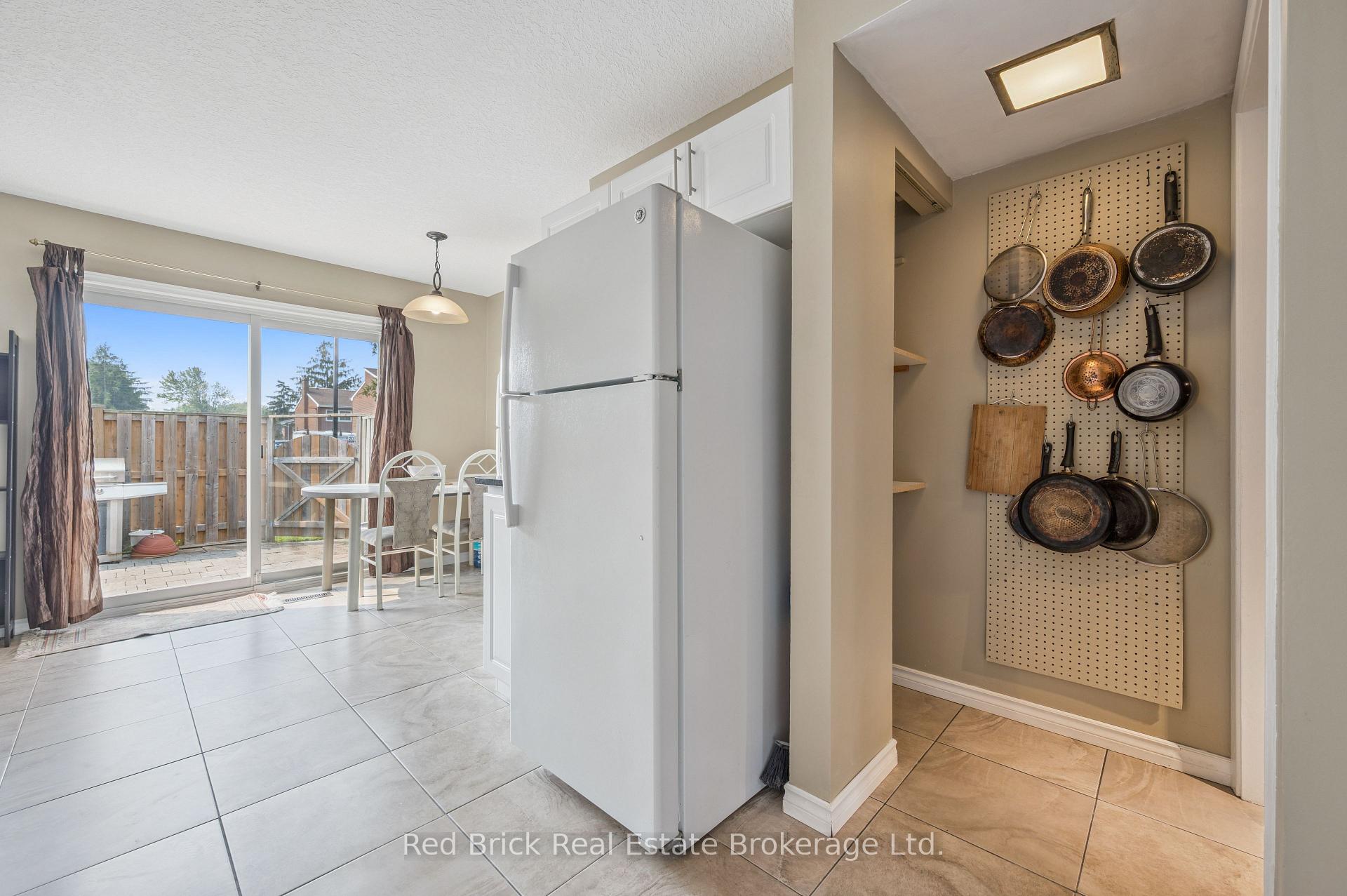 Photo 10 of Unit 16, 121 University Avenue E, Waterloo — HOMEH