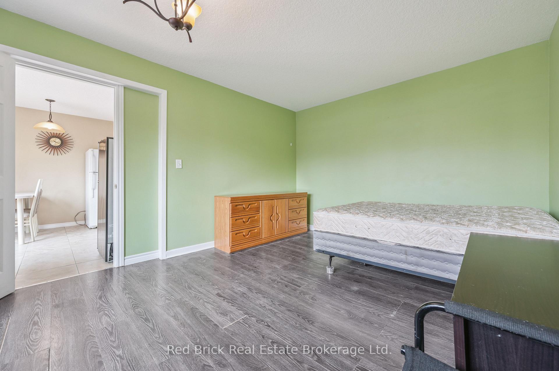 Photo 14 of Unit 16, 121 University Avenue E, Waterloo — HOMEH