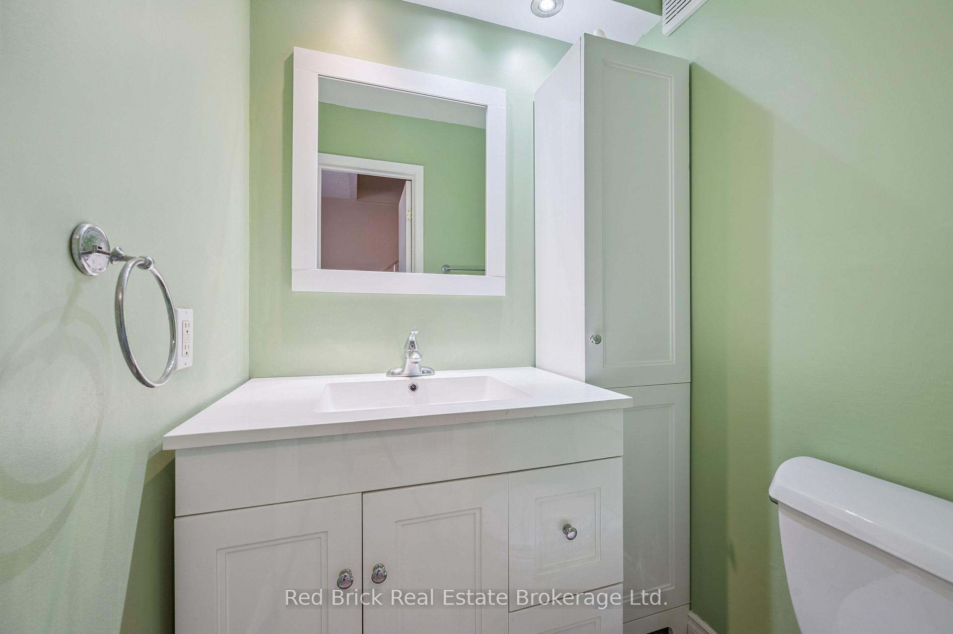 Photo 17 of Unit 16, 121 University Avenue E, Waterloo — HOMEH