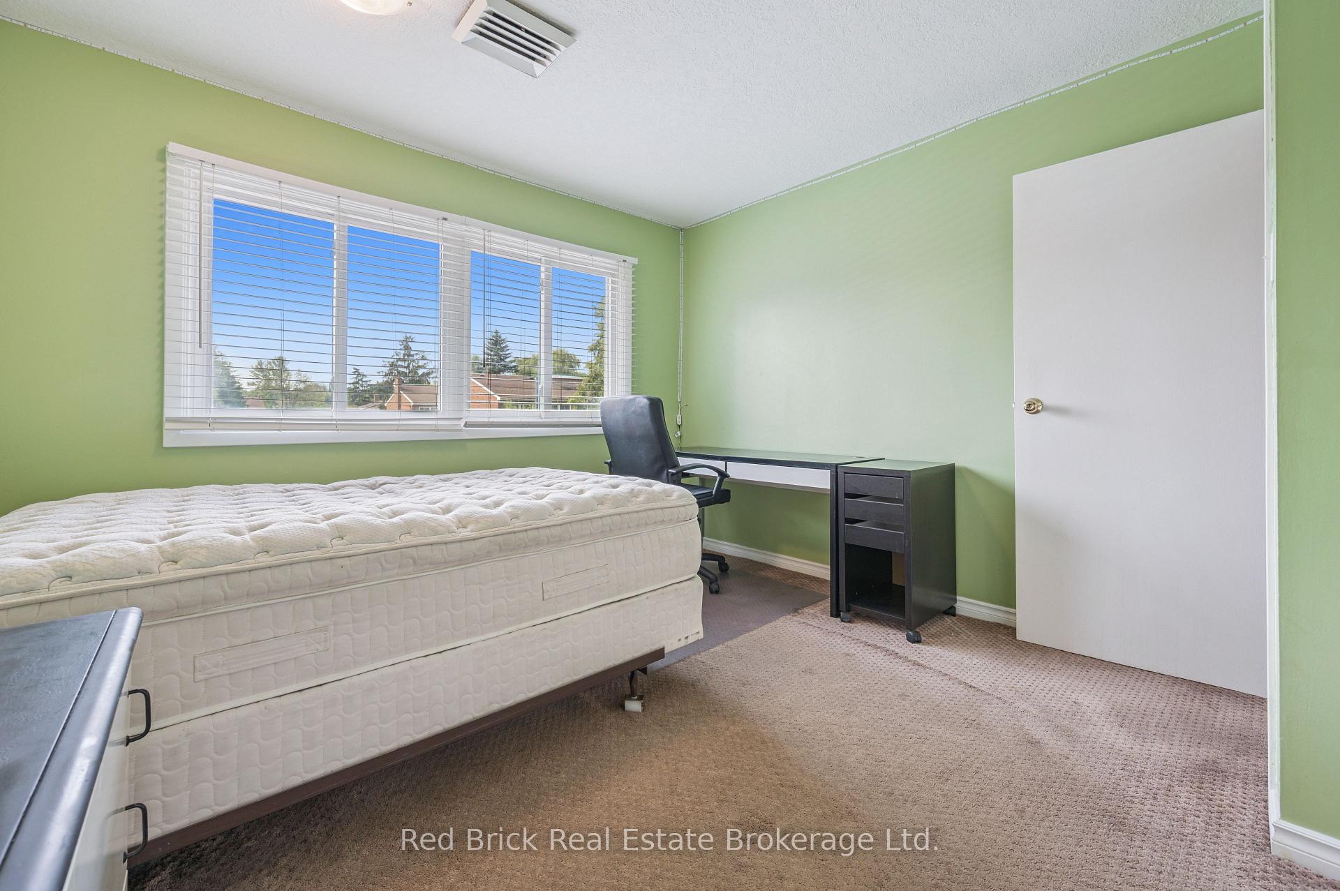 Photo 20 of Unit 16, 121 University Avenue E, Waterloo — HOMEH