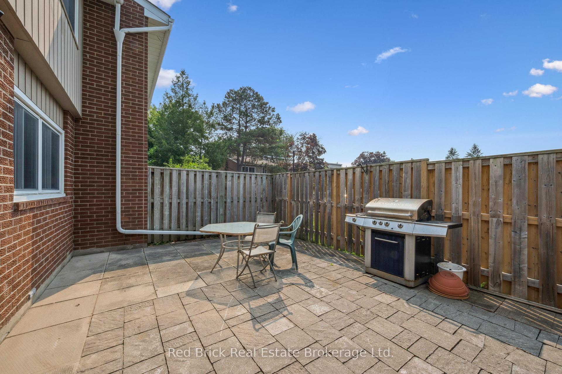 Photo 32 of Unit 16, 121 University Avenue E, Waterloo — HOMEH