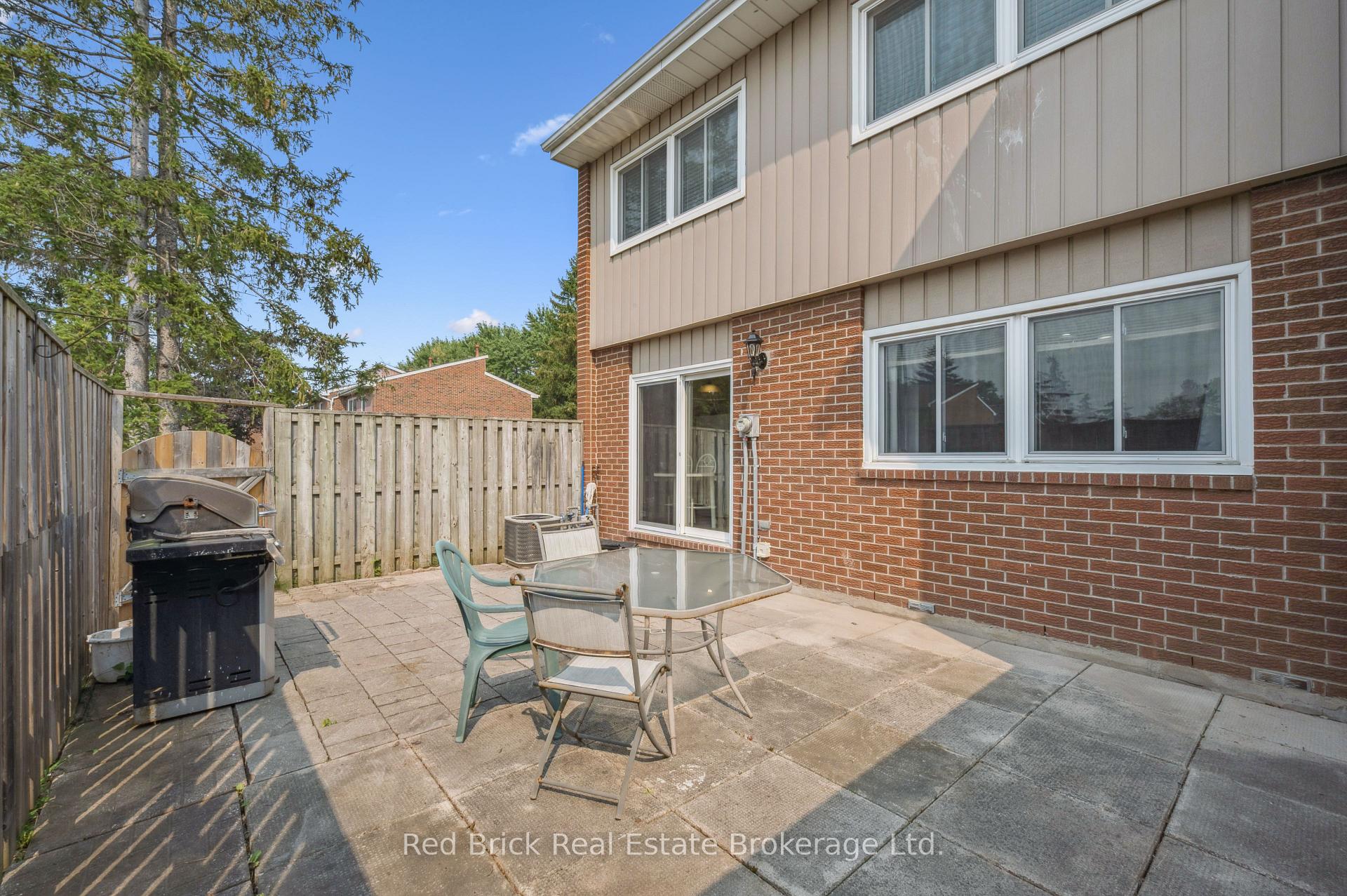 Photo 33 of Unit 16, 121 University Avenue E, Waterloo — HOMEH
