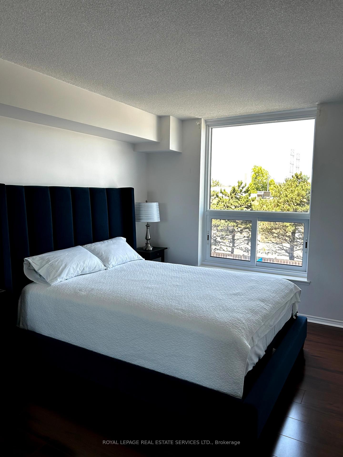 Photo 7 of Unit 204, 11 Thorncliffe Pk Drive, Toronto, Thorncliffe Park — HOMEH