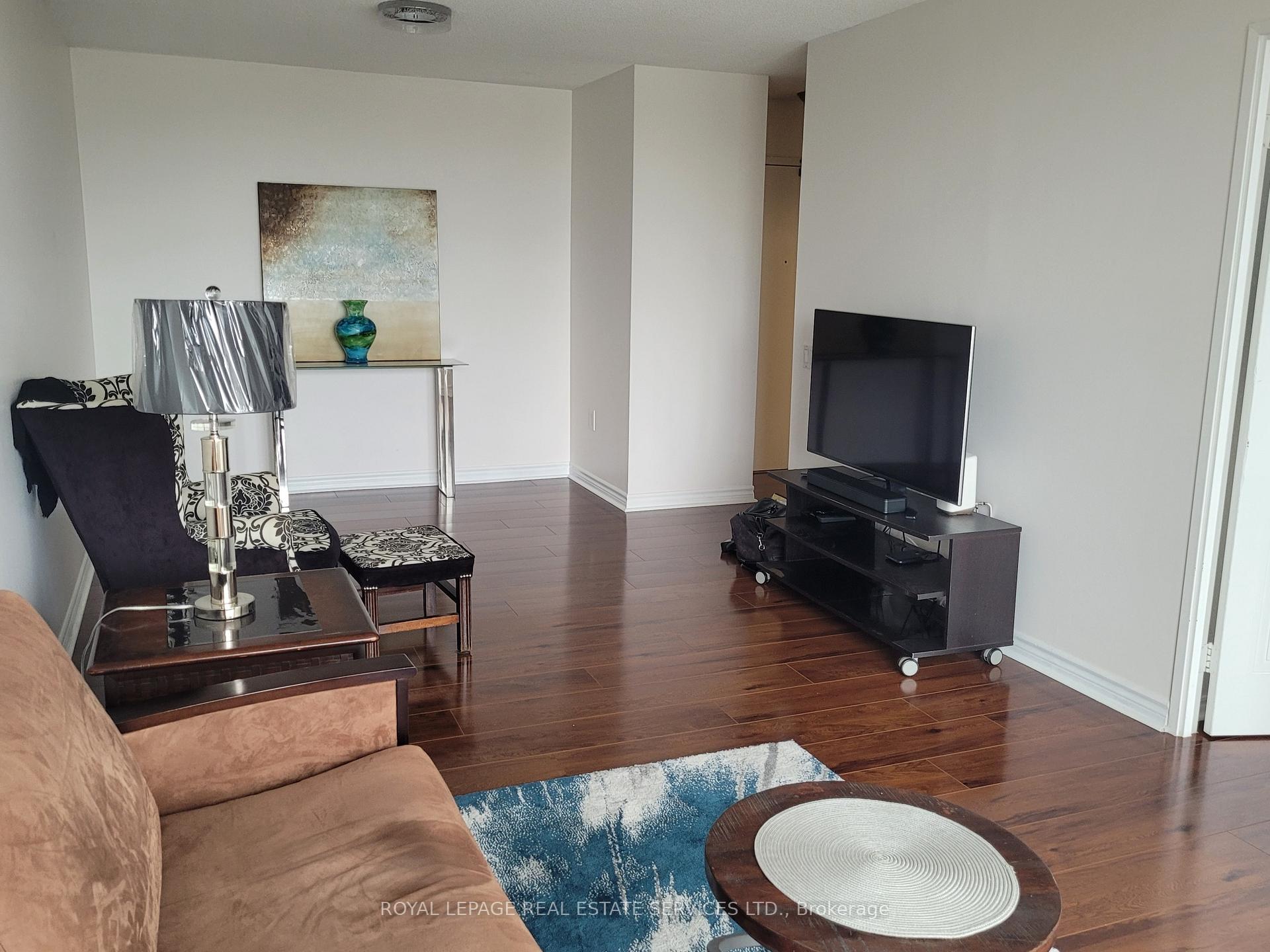 Photo 8 of Unit 204, 11 Thorncliffe Pk Drive, Toronto, Thorncliffe Park — HOMEH