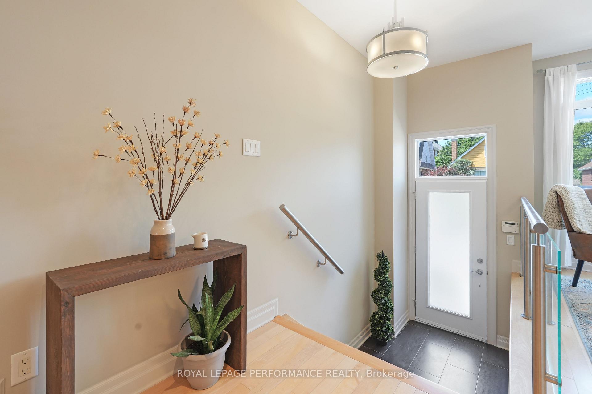 Photo 3 of Unit A, 239 Fairmont Avenue, Ottawa, Civic Hospital — HOMEH