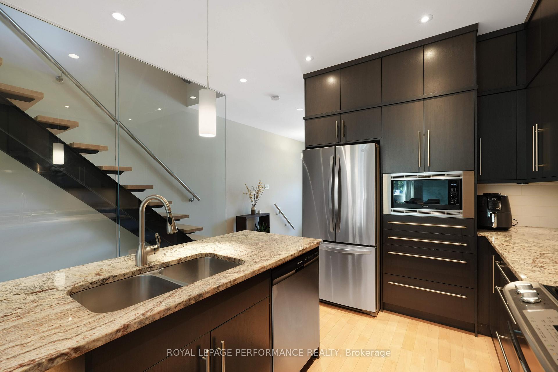 Photo 10 of Unit A, 239 Fairmont Avenue, Ottawa, Civic Hospital — HOMEH