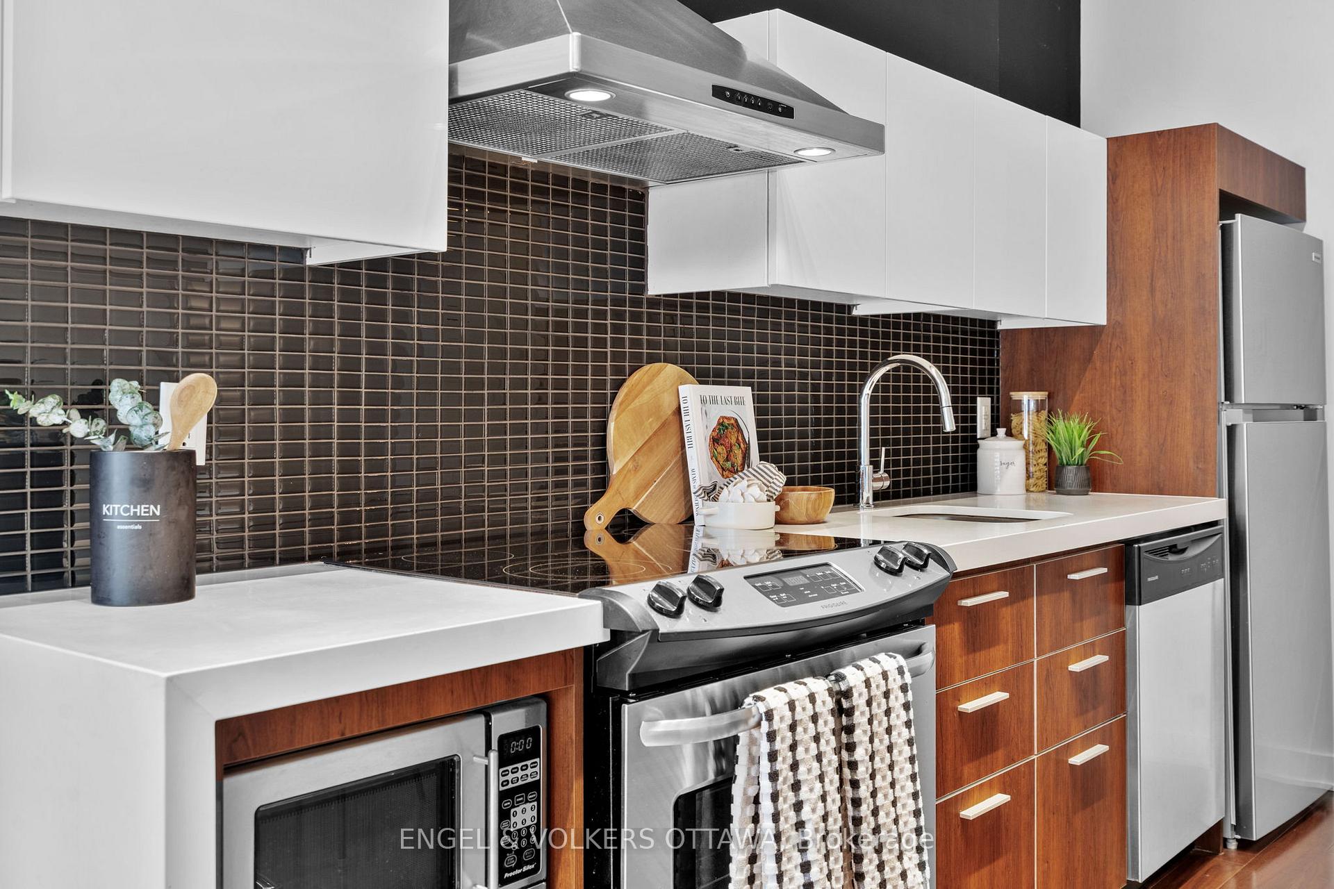 Photo 6 of Unit 106, 340 Mcleod Street, Ottawa, Ottawa Centre — HOMEH