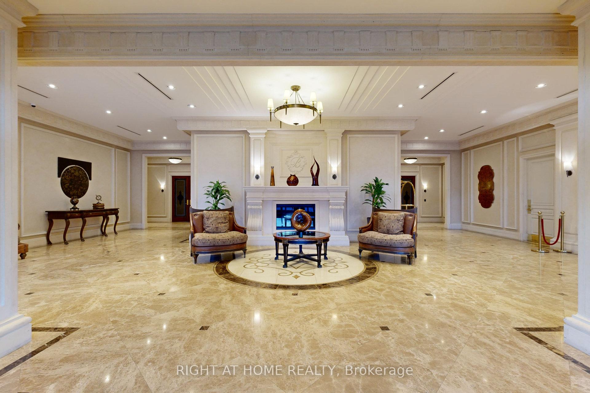 Photo 1 of Unit 1009, 9235 Jane Street, Vaughan, Maple — HOMEH