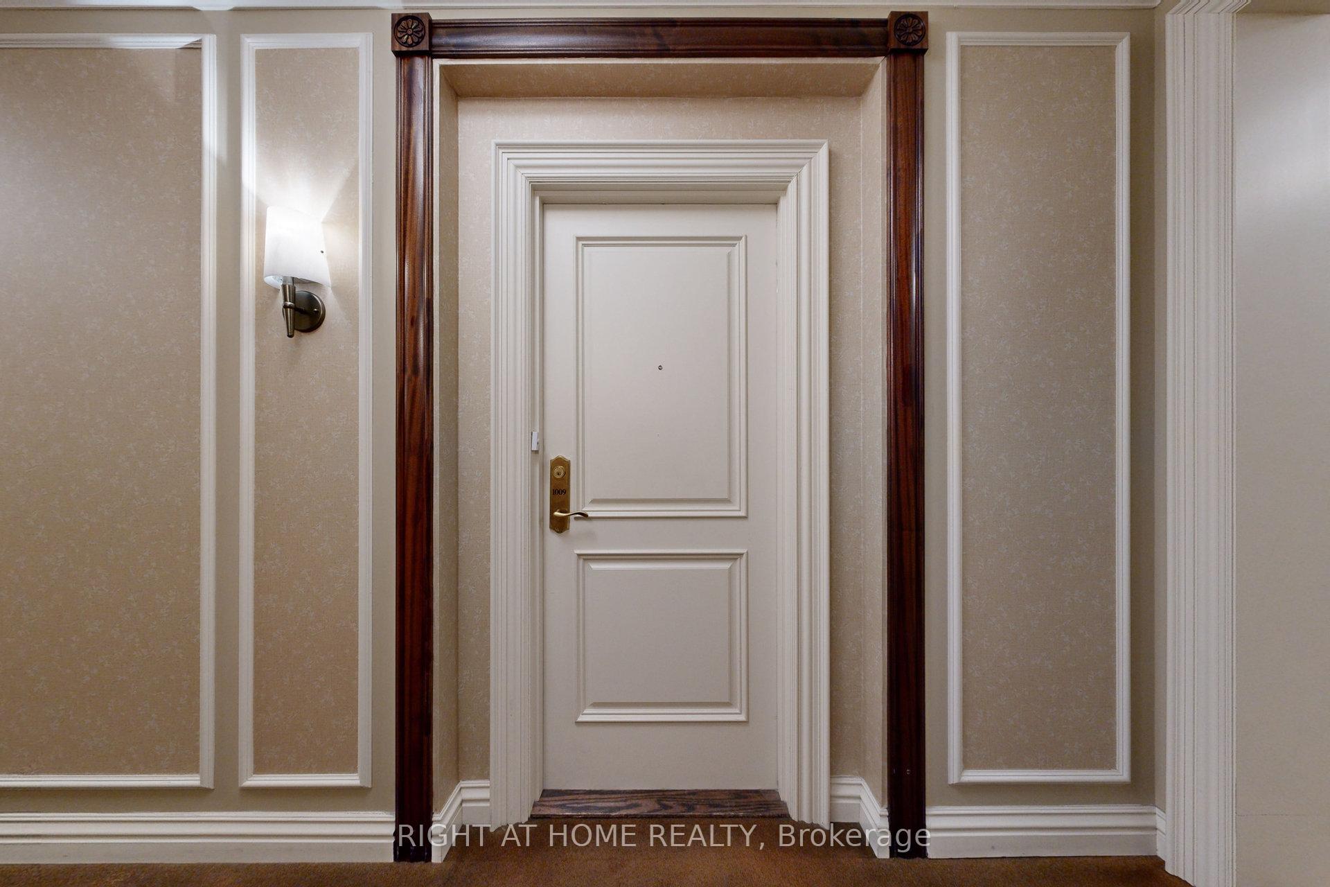 Photo 5 of Unit 1009, 9235 Jane Street, Vaughan, Maple — HOMEH