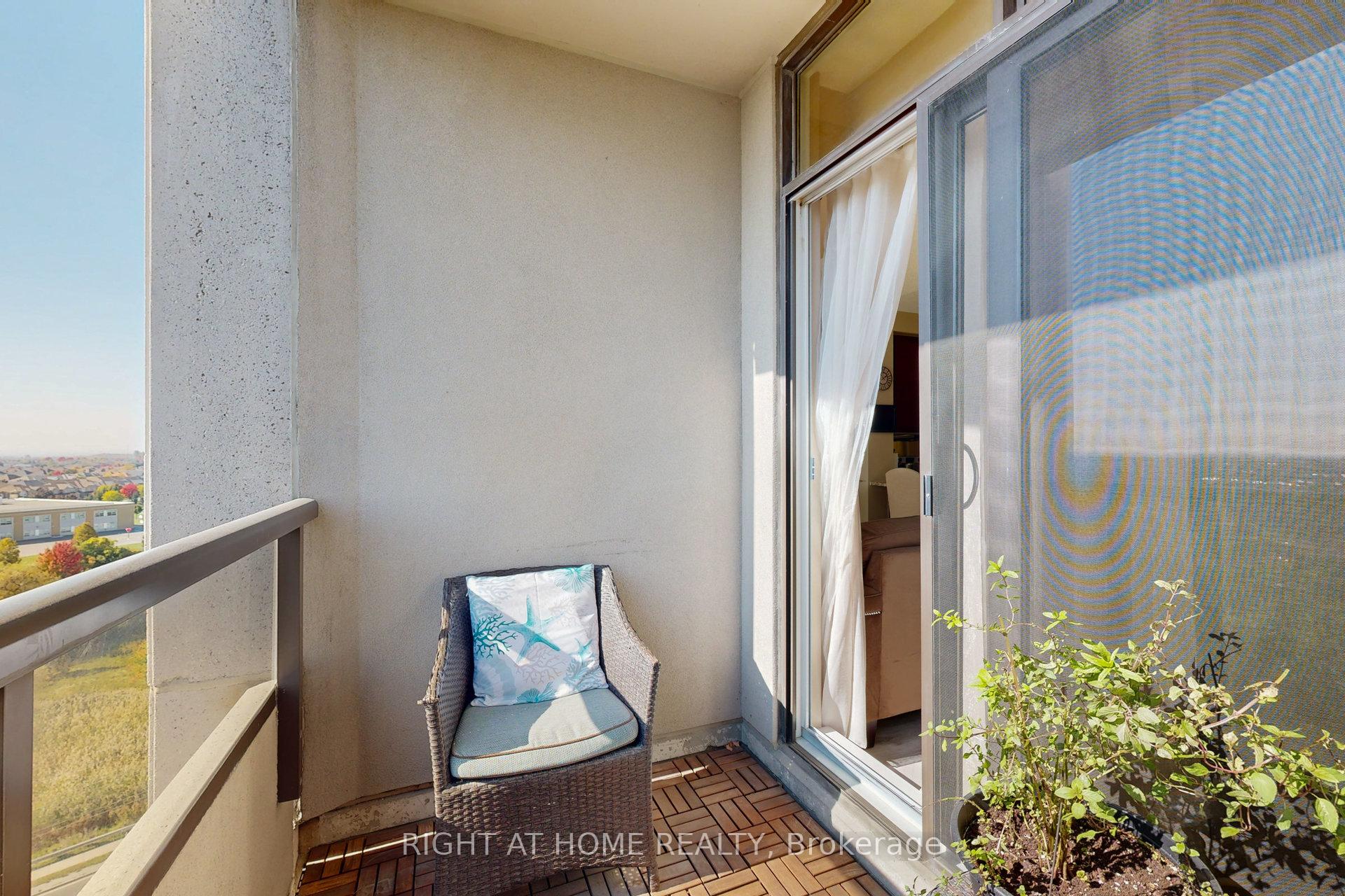 Photo 14 of Unit 1009, 9235 Jane Street, Vaughan, Maple — HOMEH