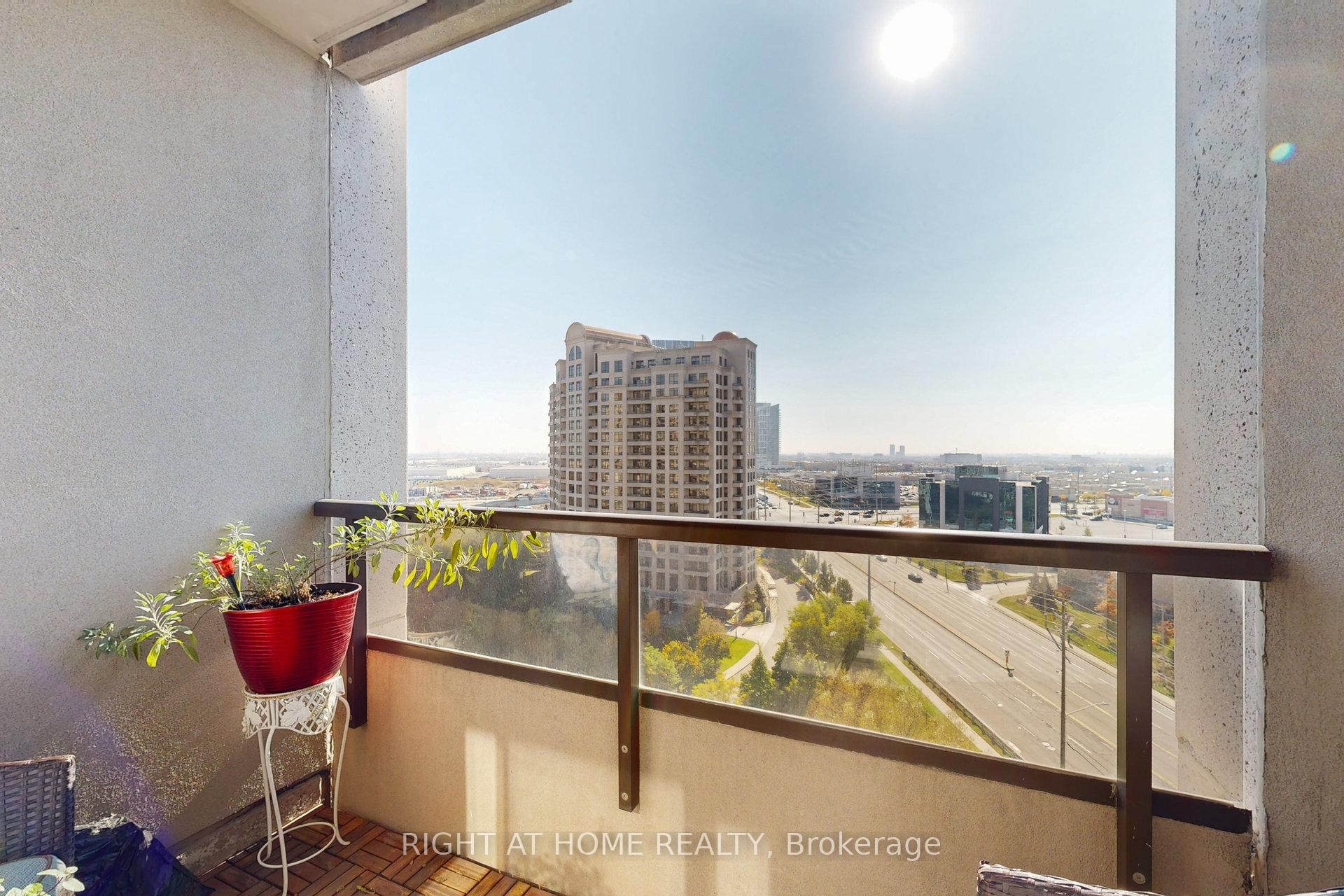 Photo 15 of Unit 1009, 9235 Jane Street, Vaughan, Maple — HOMEH