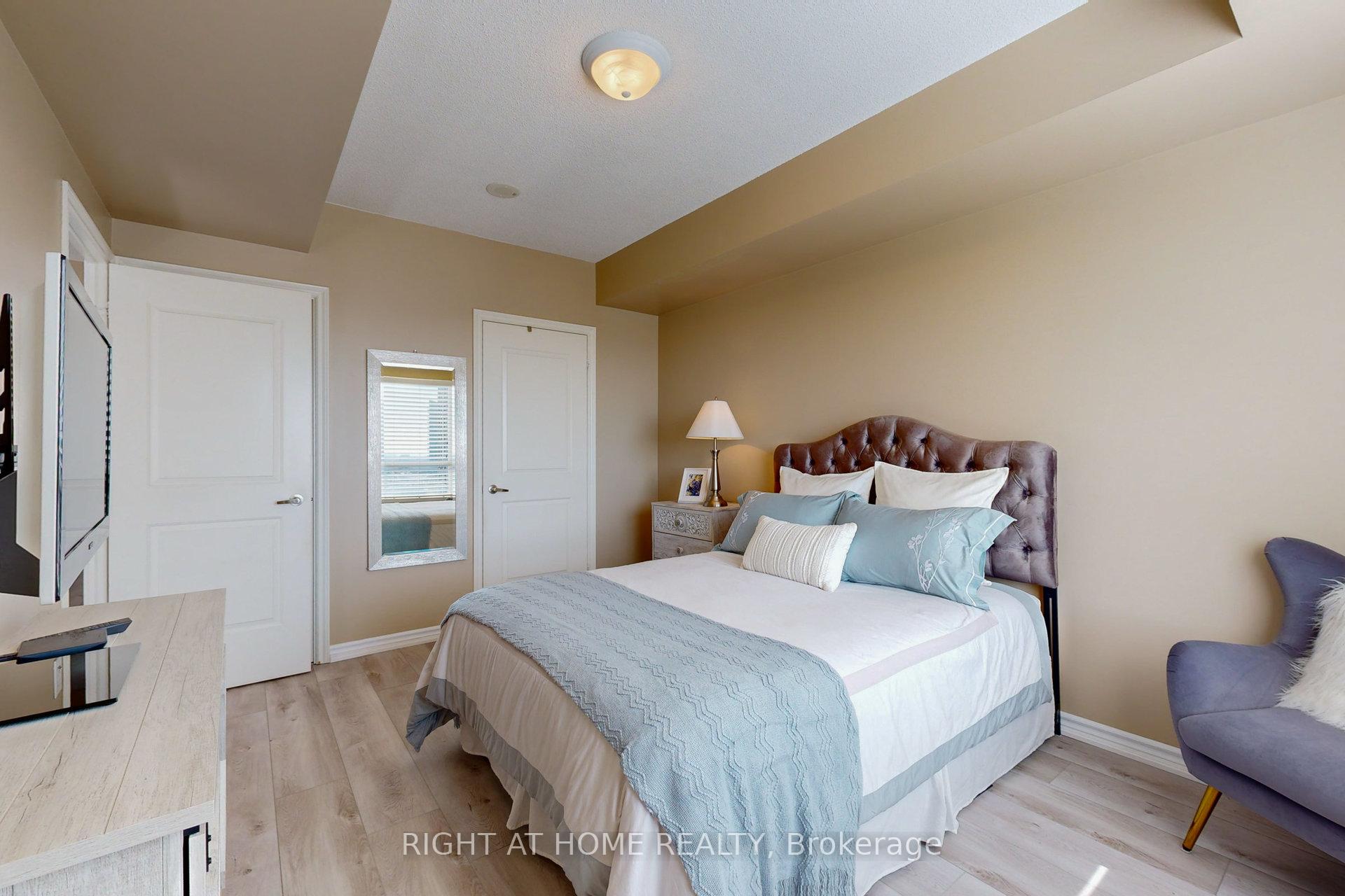 Photo 18 of Unit 1009, 9235 Jane Street, Vaughan, Maple — HOMEH