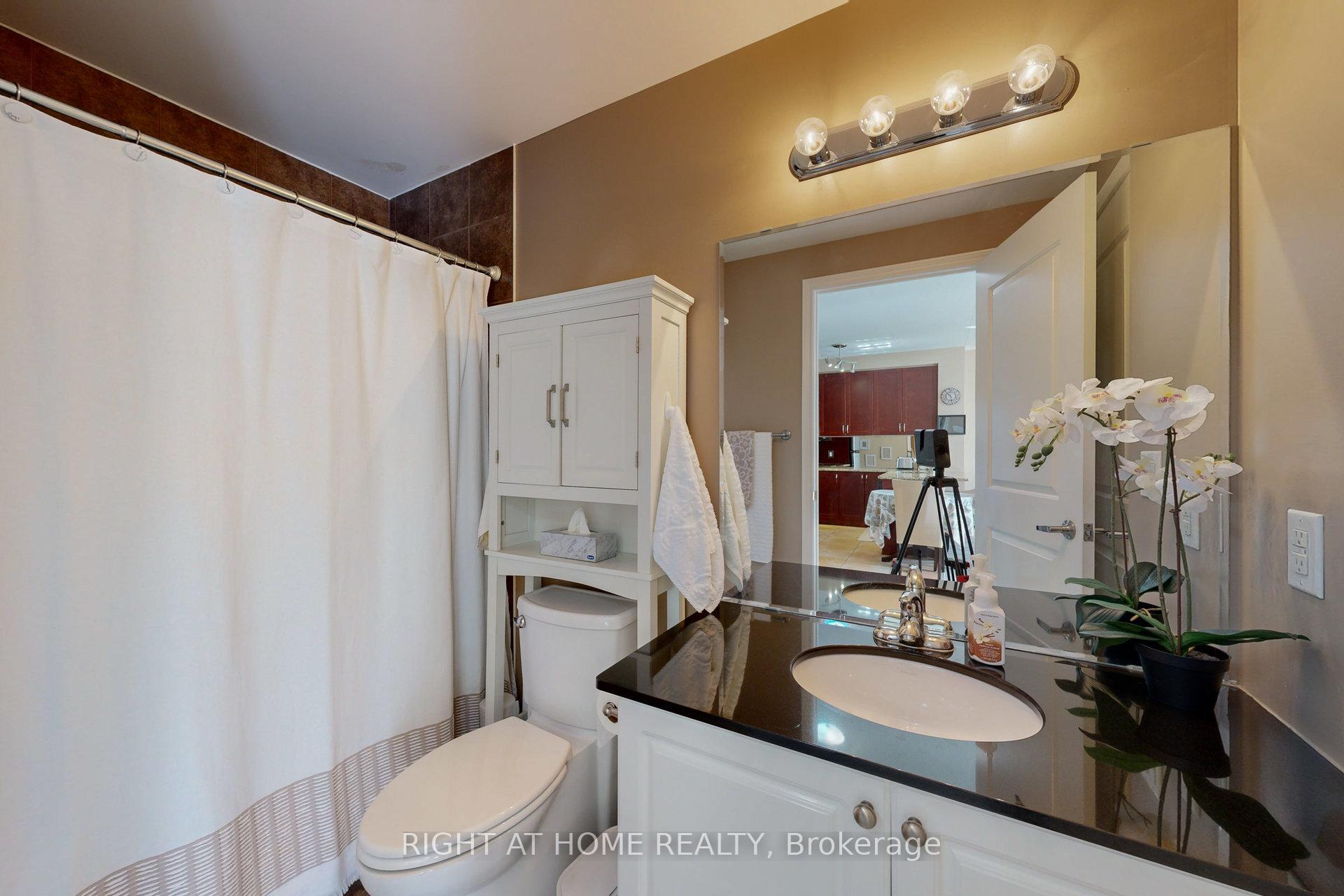 Photo 19 of Unit 1009, 9235 Jane Street, Vaughan, Maple — HOMEH