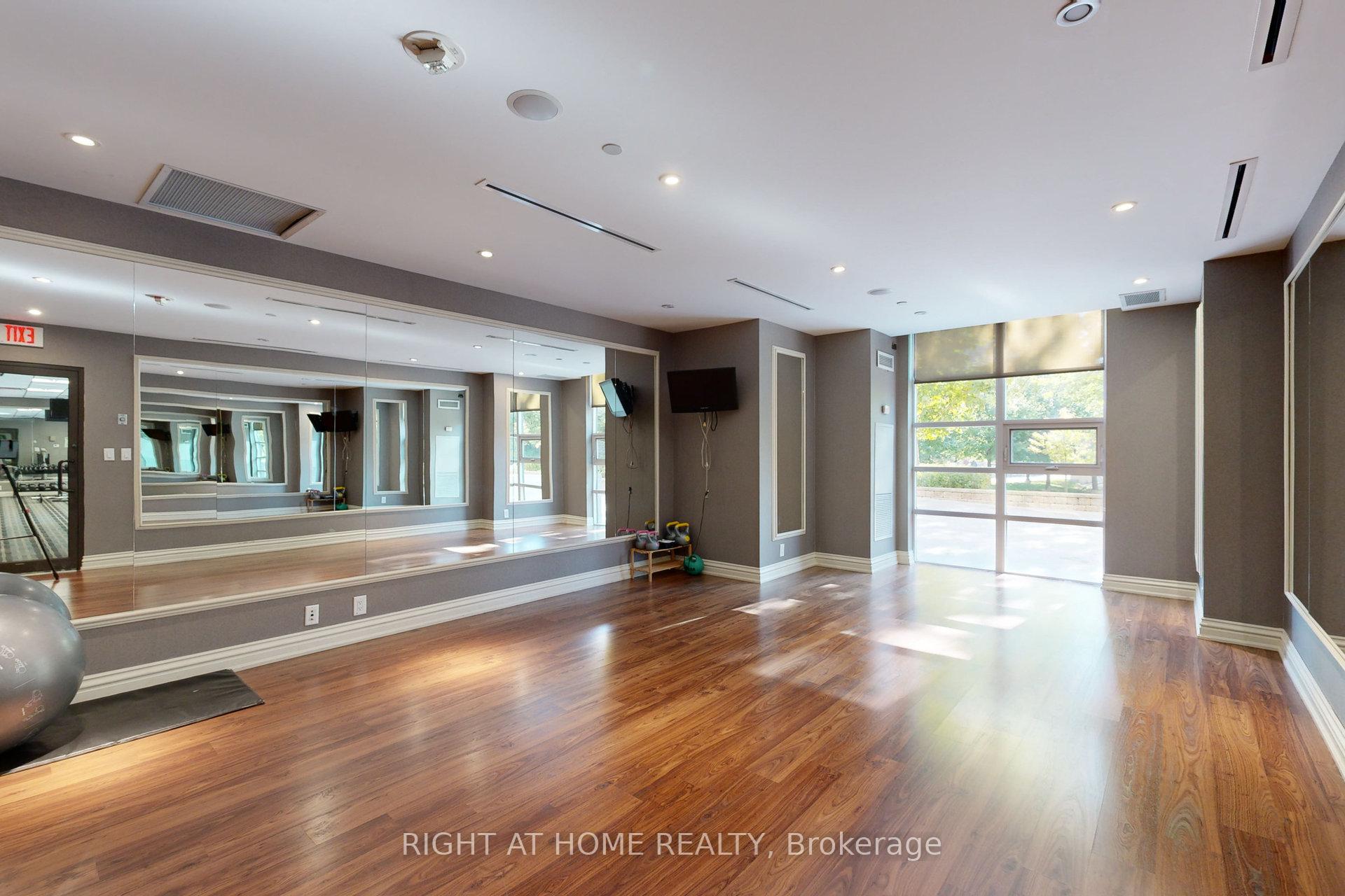 Photo 22 of Unit 1009, 9235 Jane Street, Vaughan, Maple — HOMEH