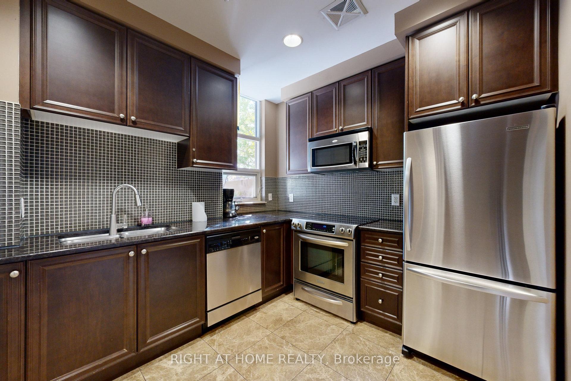 Photo 32 of Unit 1009, 9235 Jane Street, Vaughan, Maple — HOMEH