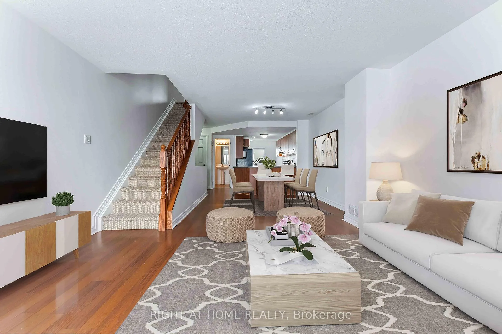 Photo 2 of Unit B, 455 Chapman Mills Drive, Ottawa, Barrhaven - Strandherd — HOMEH