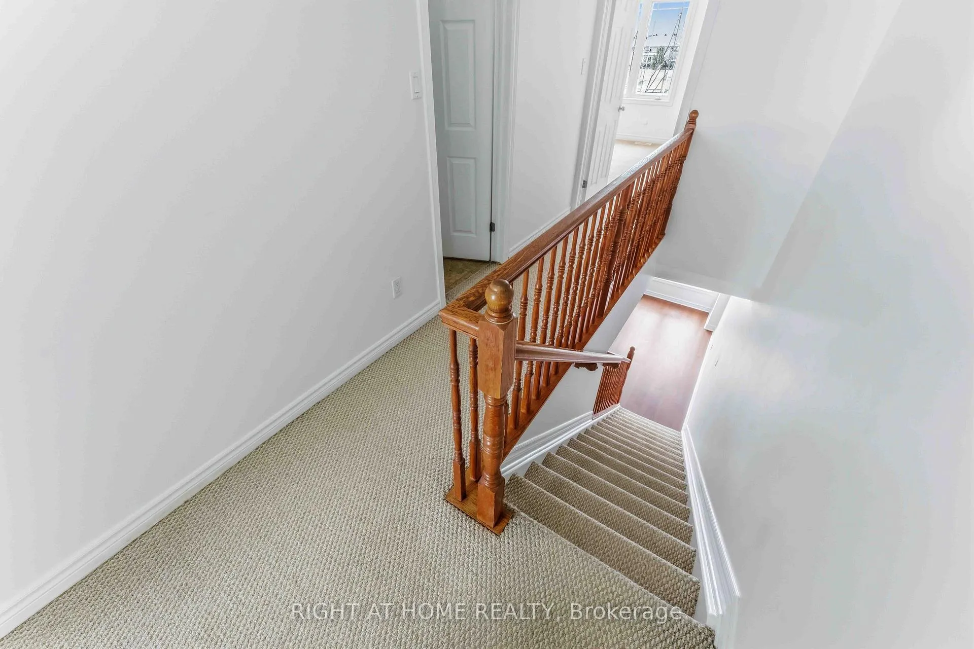 Photo 10 of Unit B, 455 Chapman Mills Drive, Ottawa, Barrhaven - Strandherd — HOMEH