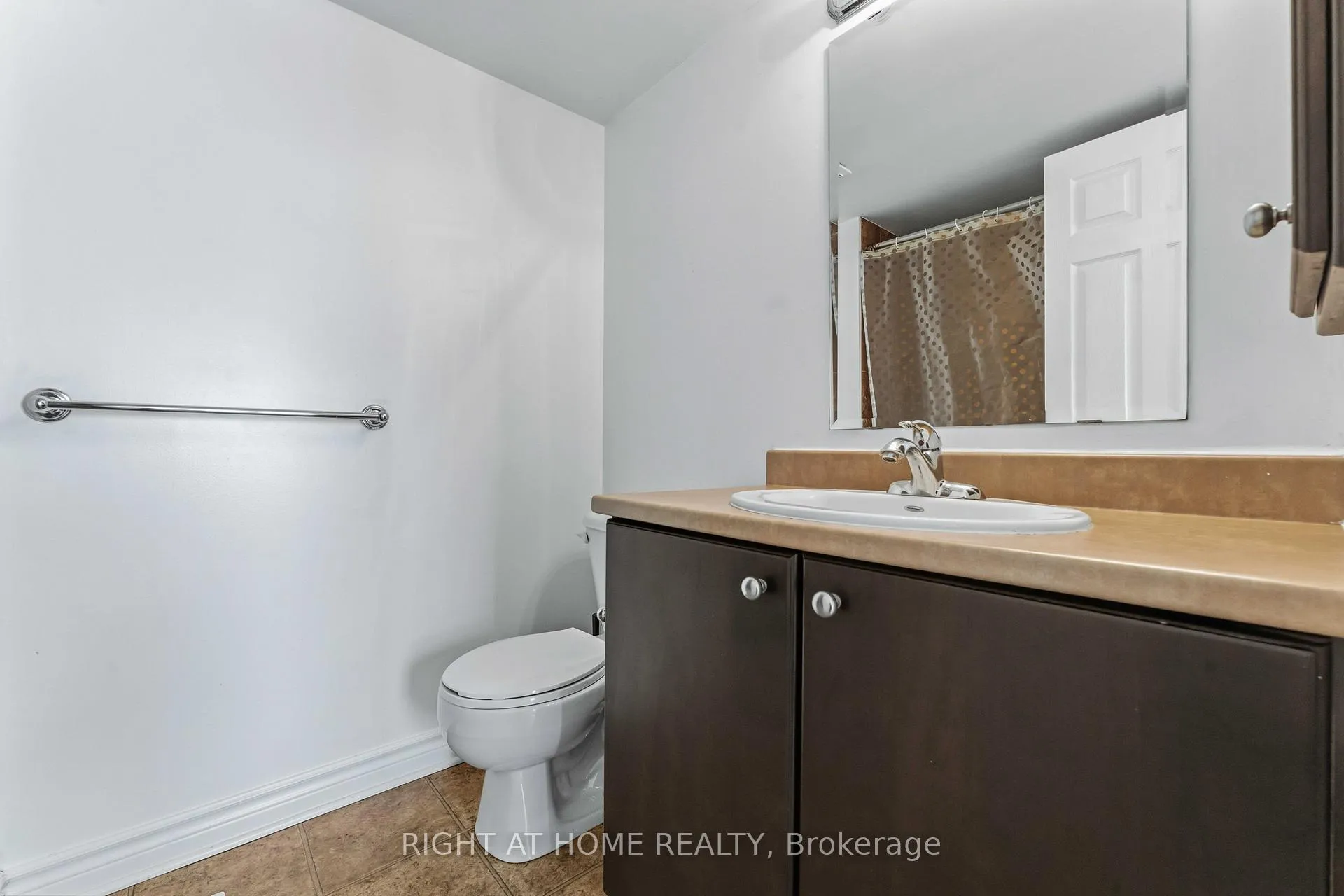 Photo 15 of Unit B, 455 Chapman Mills Drive, Ottawa, Barrhaven - Strandherd — HOMEH