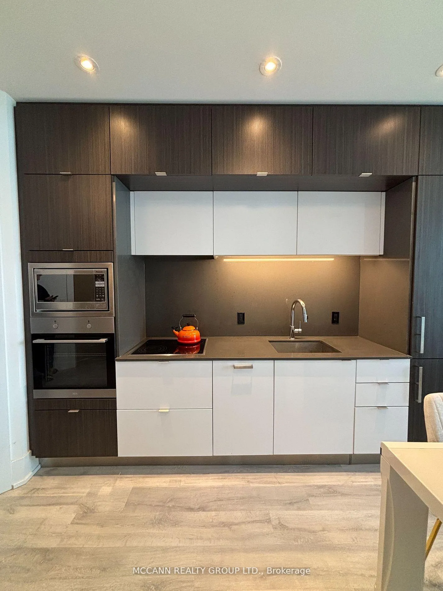 Photo 9 of Unit PH07, 1 Edgewater Drive, Toronto, Waterfront Communities — HOMEH