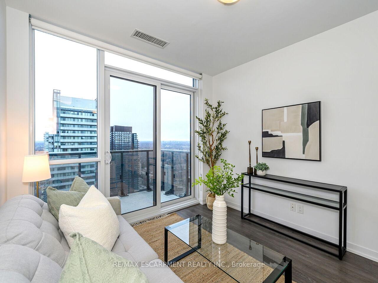 Photo 4 of Unit PH 104, 125 Redpath Avenue, Toronto, Mount Pleasant West — HOMEH