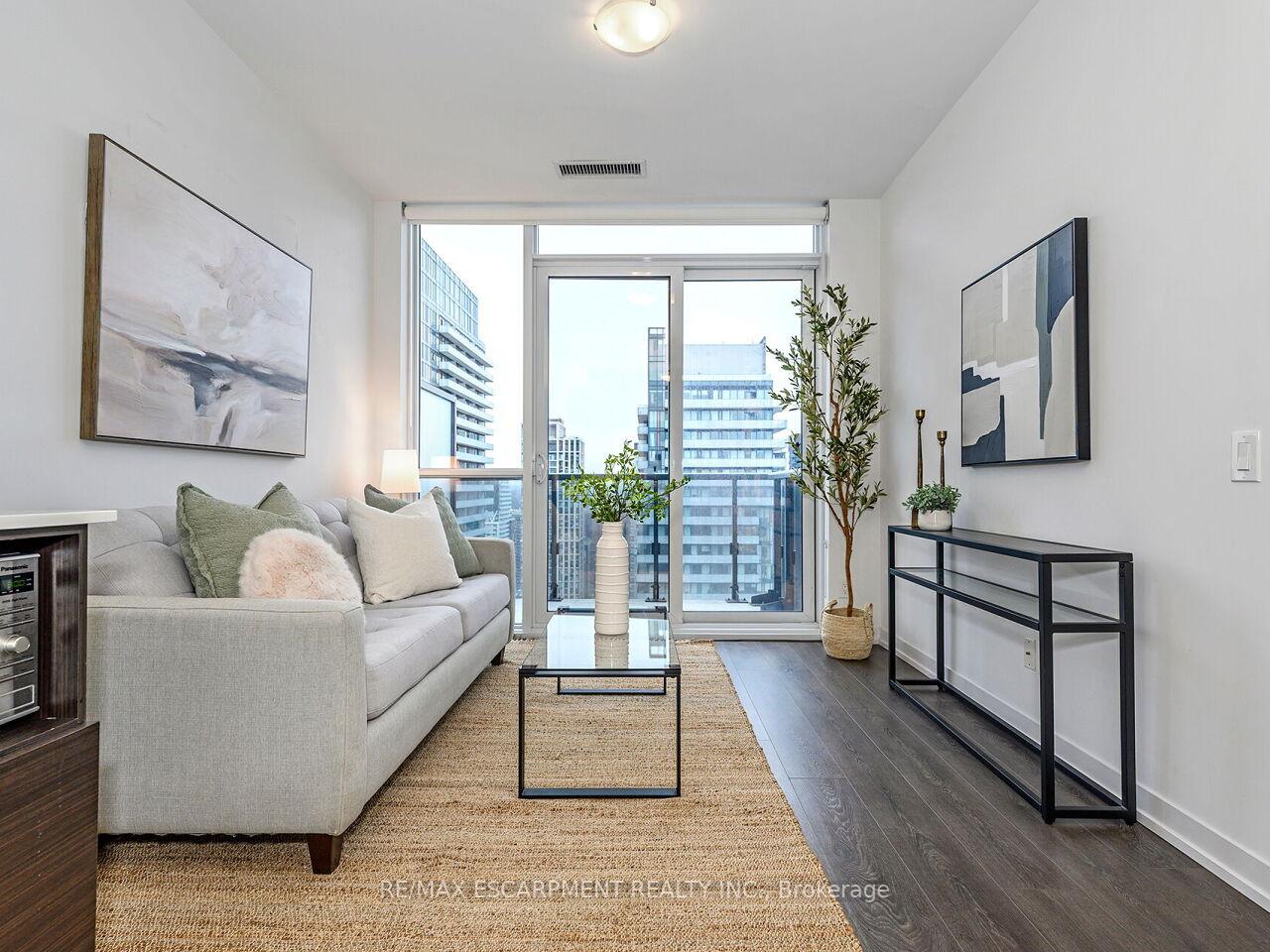 Photo 5 of Unit PH 104, 125 Redpath Avenue, Toronto, Mount Pleasant West — HOMEH