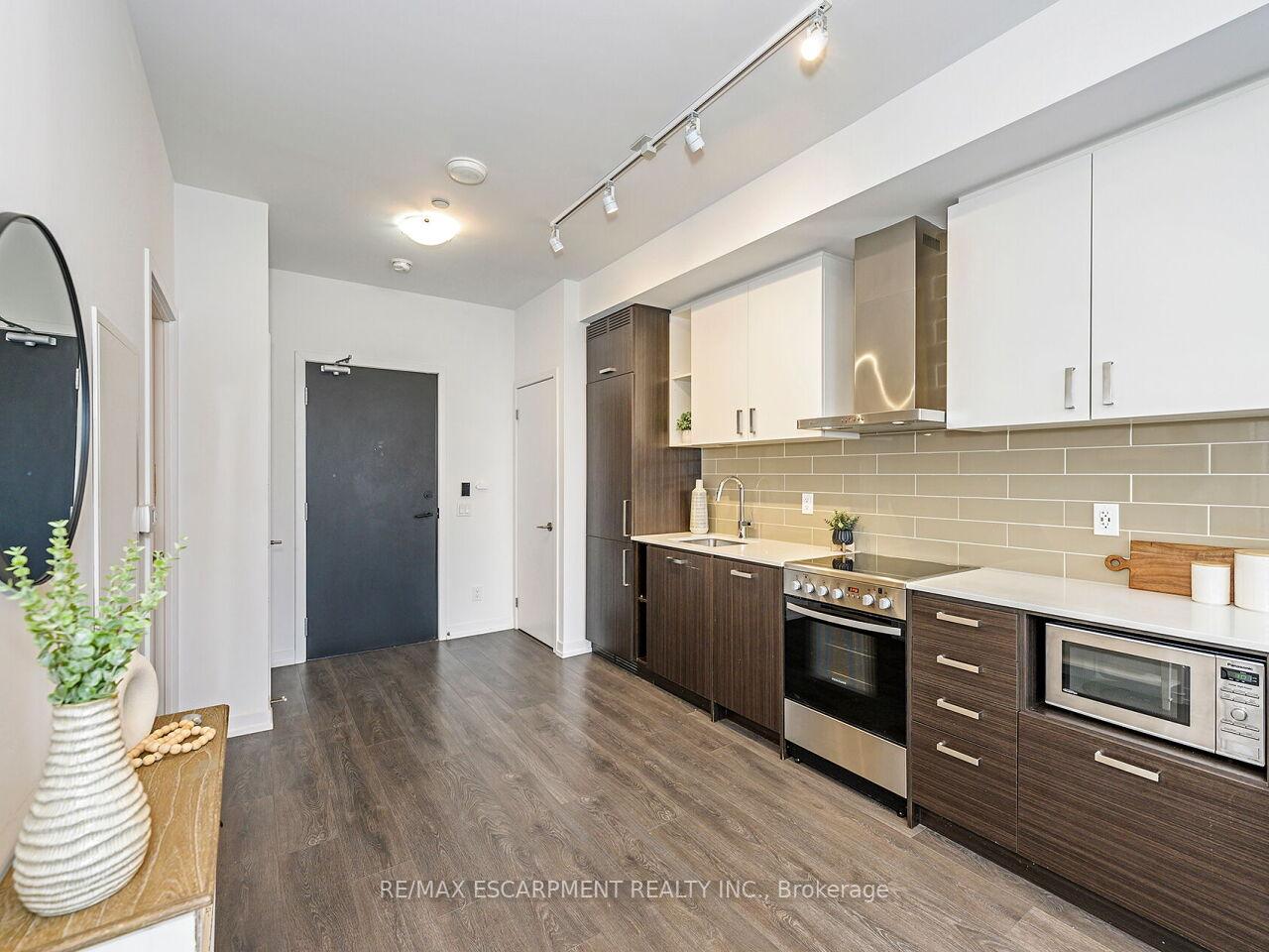 Photo 9 of Unit PH 104, 125 Redpath Avenue, Toronto, Mount Pleasant West — HOMEH