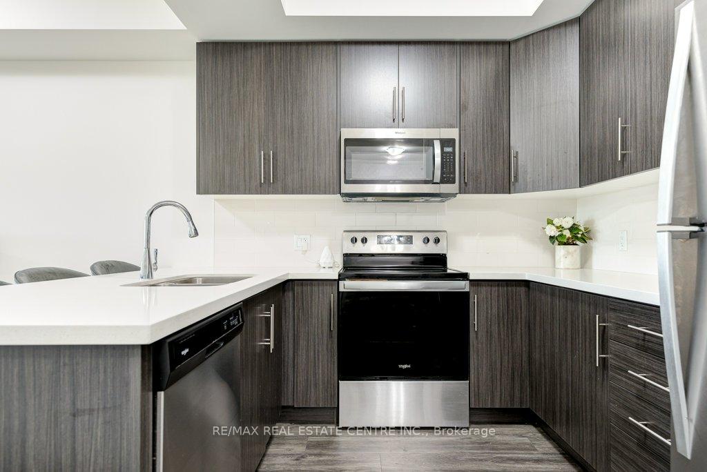 Photo 14 of Unit 407, 30 Hamilton Street S, Hamilton, Waterdown — HOMEH