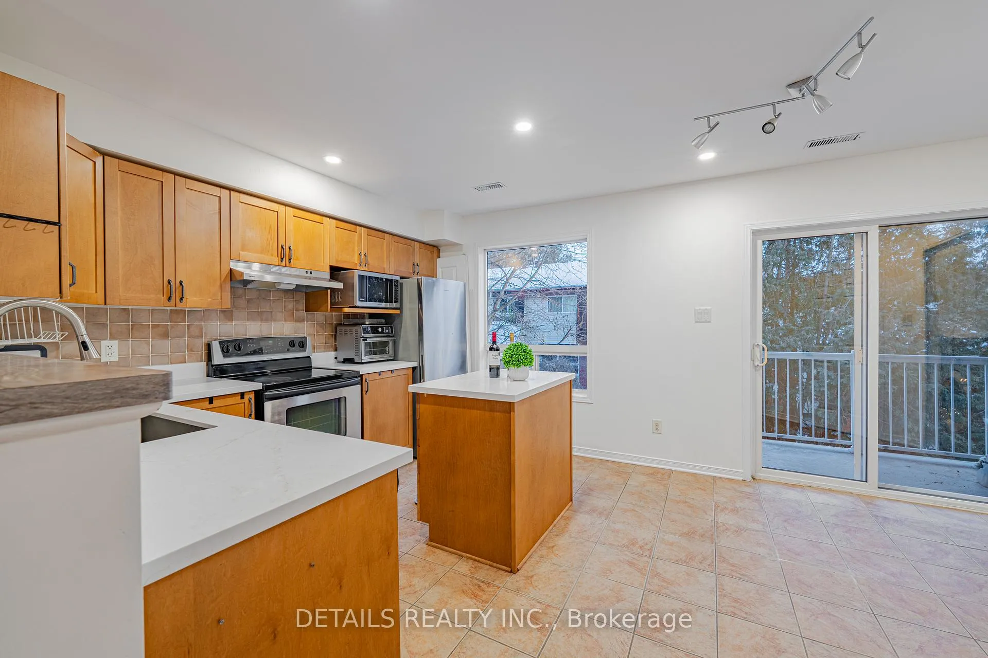 Photo 17 of 376 Wiffen Private, Ottawa, Westcliffe Estates — HOMEH