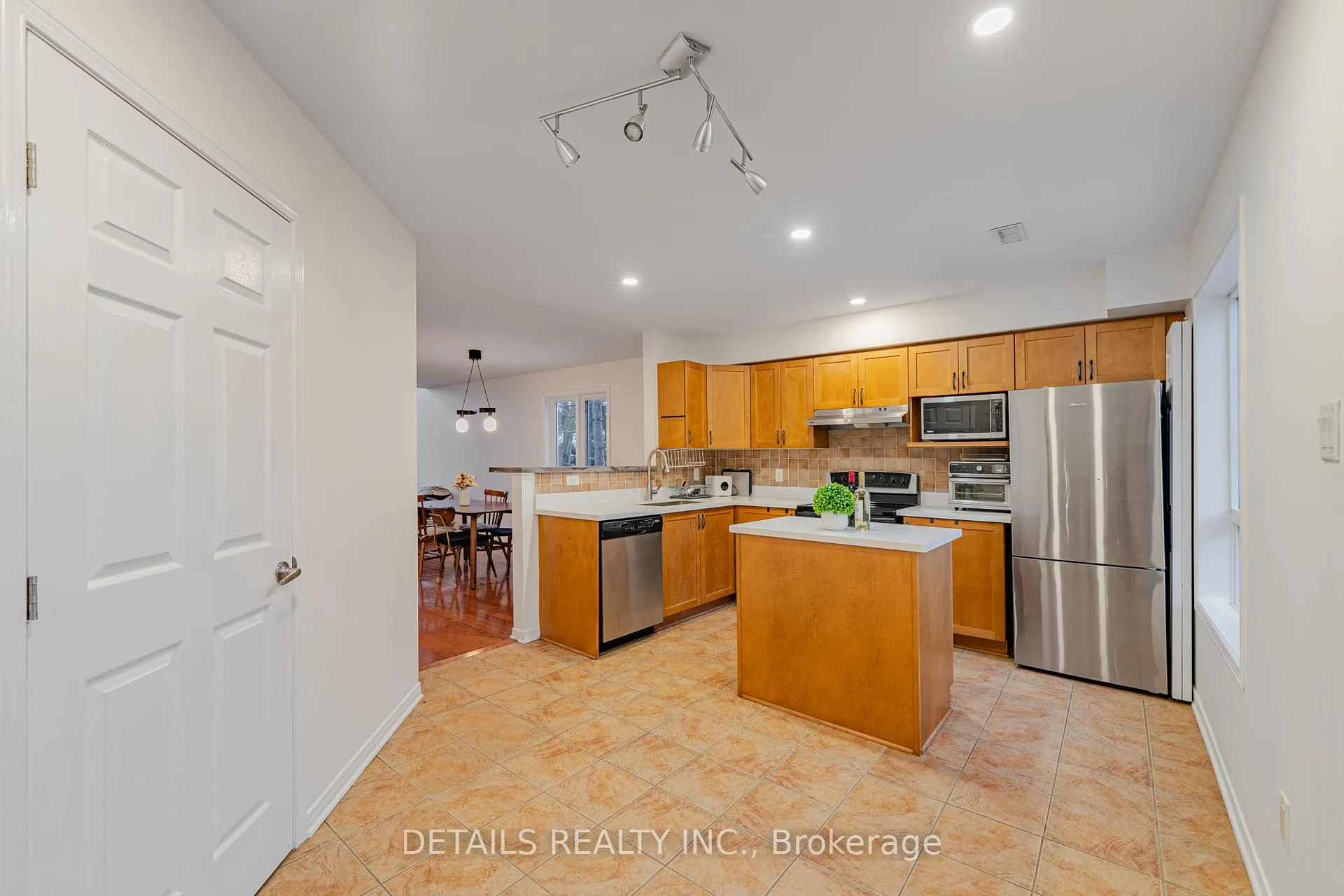 Photo 19 of 376 Wiffen Private, Ottawa, Westcliffe Estates — HOMEH