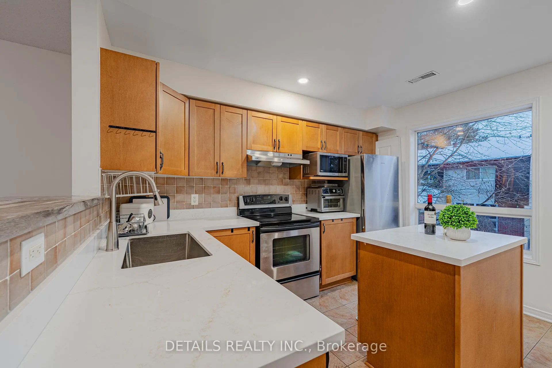 Photo 21 of 376 Wiffen Private, Ottawa, Westcliffe Estates — HOMEH