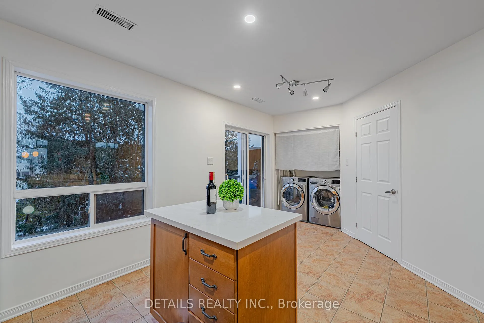 Photo 22 of 376 Wiffen Private, Ottawa, Westcliffe Estates — HOMEH